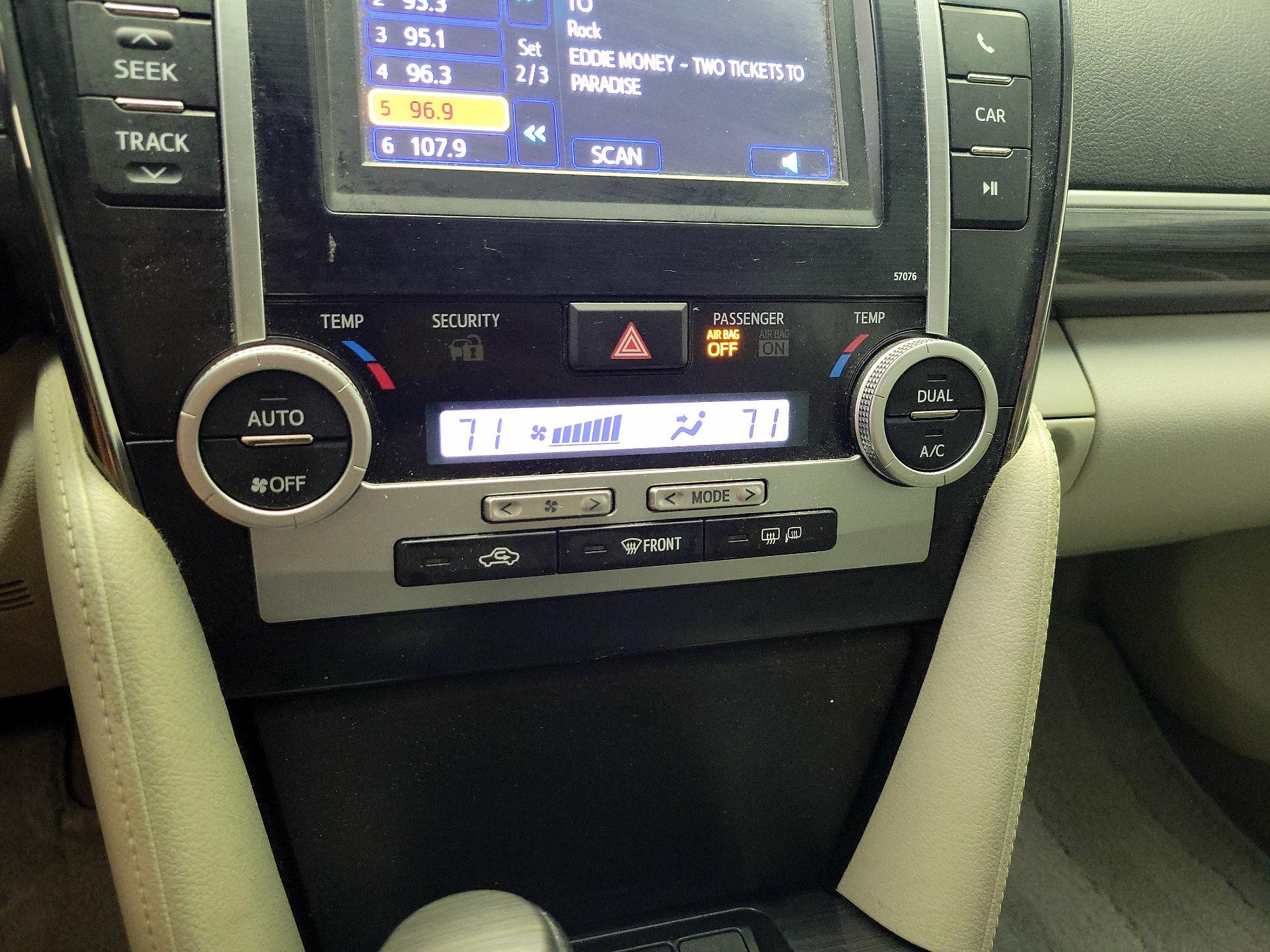 Thumbnail: 2013 Toyota Camry - 15