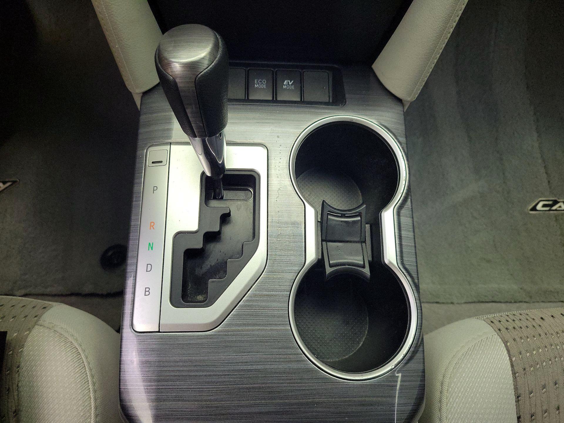 Thumbnail: 2013 Toyota Camry - 16