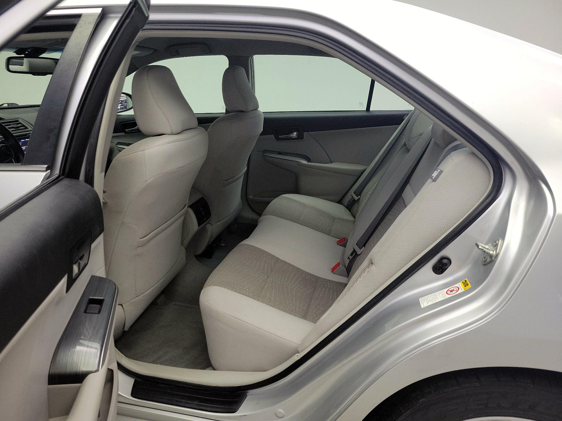 Thumbnail: 2013 Toyota Camry - 18