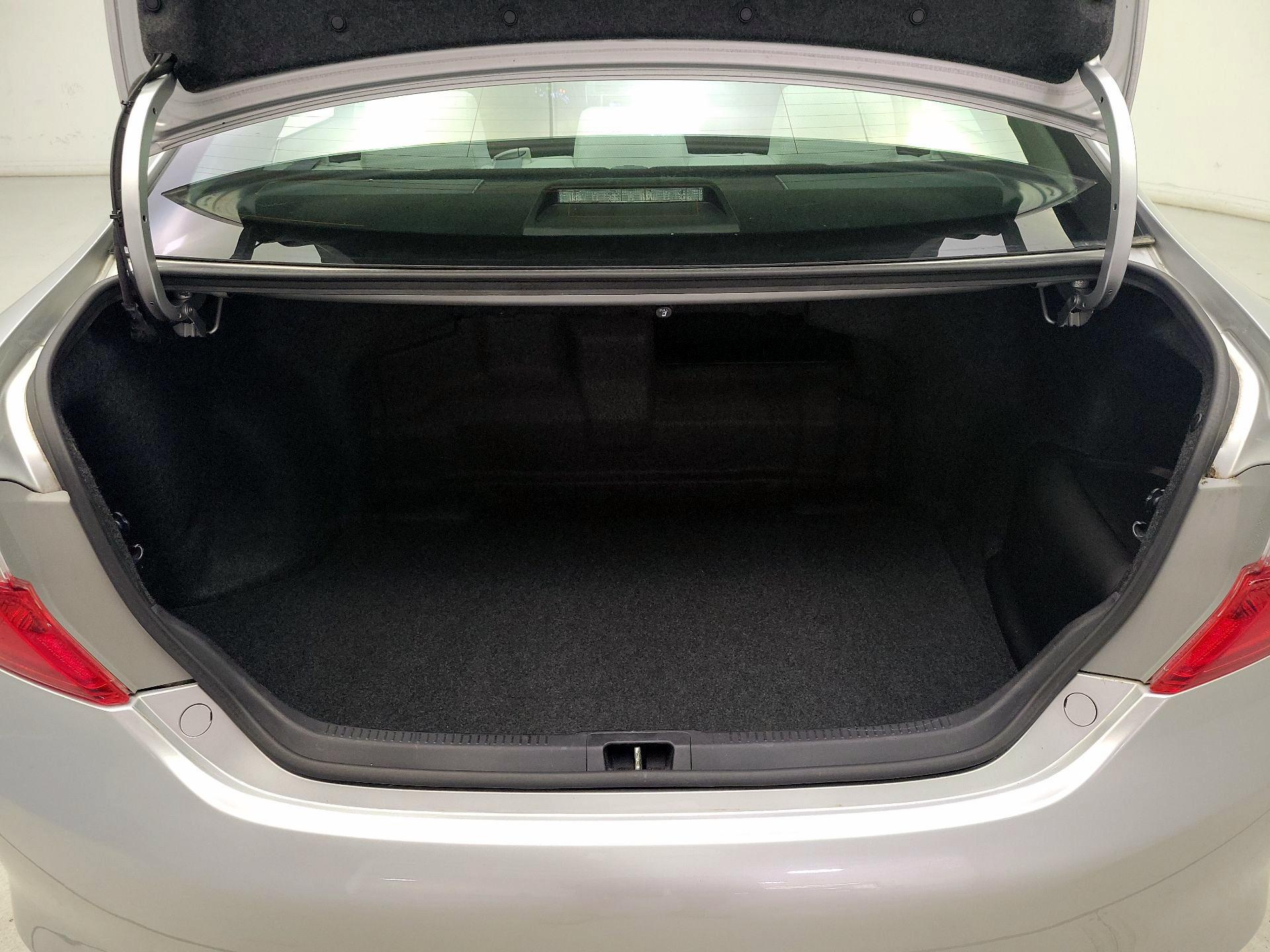 Thumbnail: 2013 Toyota Camry - 19