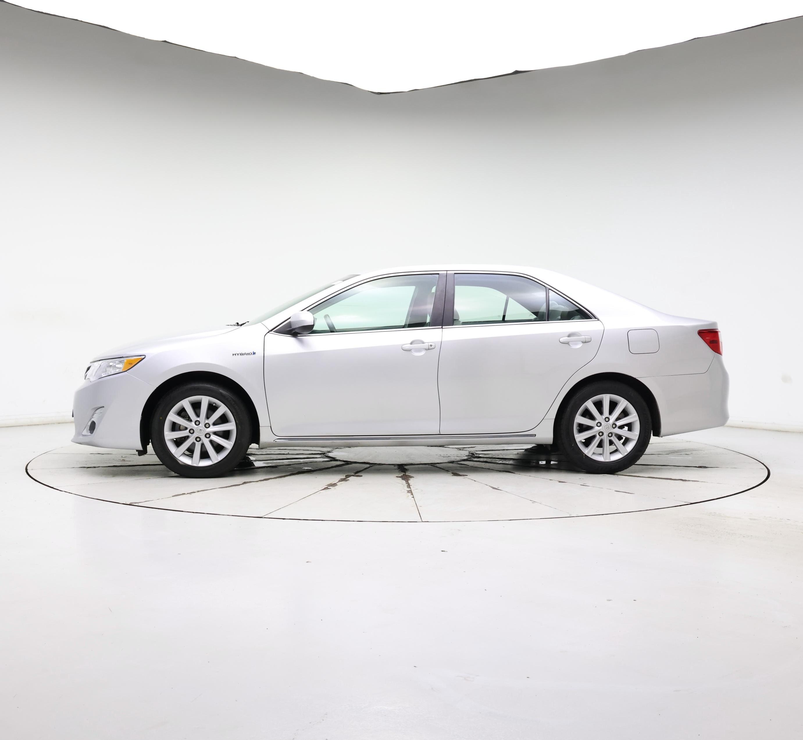 Thumbnail: 2013 Toyota Camry - 3