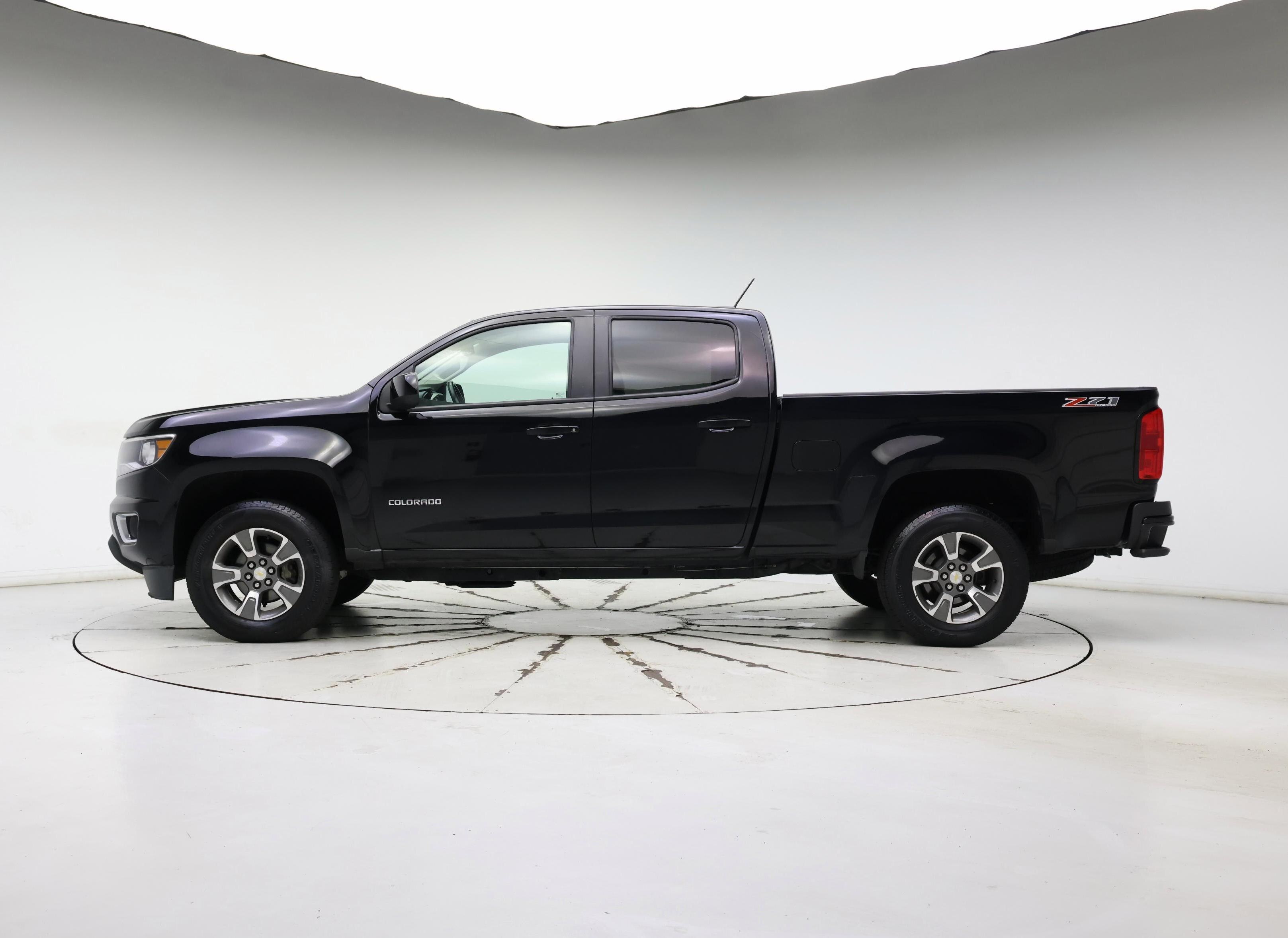 Thumbnail: 2015 Chevrolet Colorado - 3