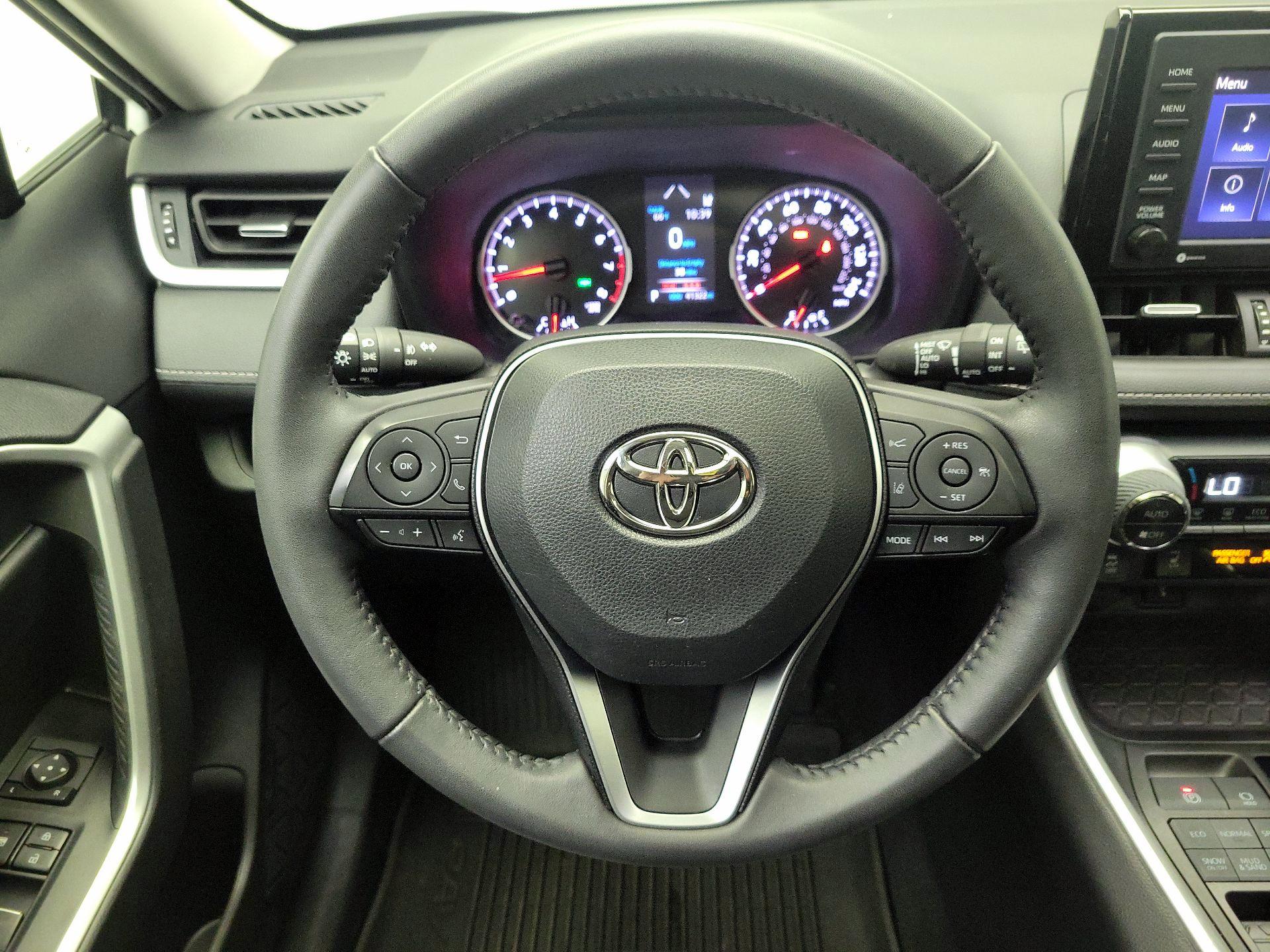 Thumbnail: 2022 Toyota RAV4 - 10