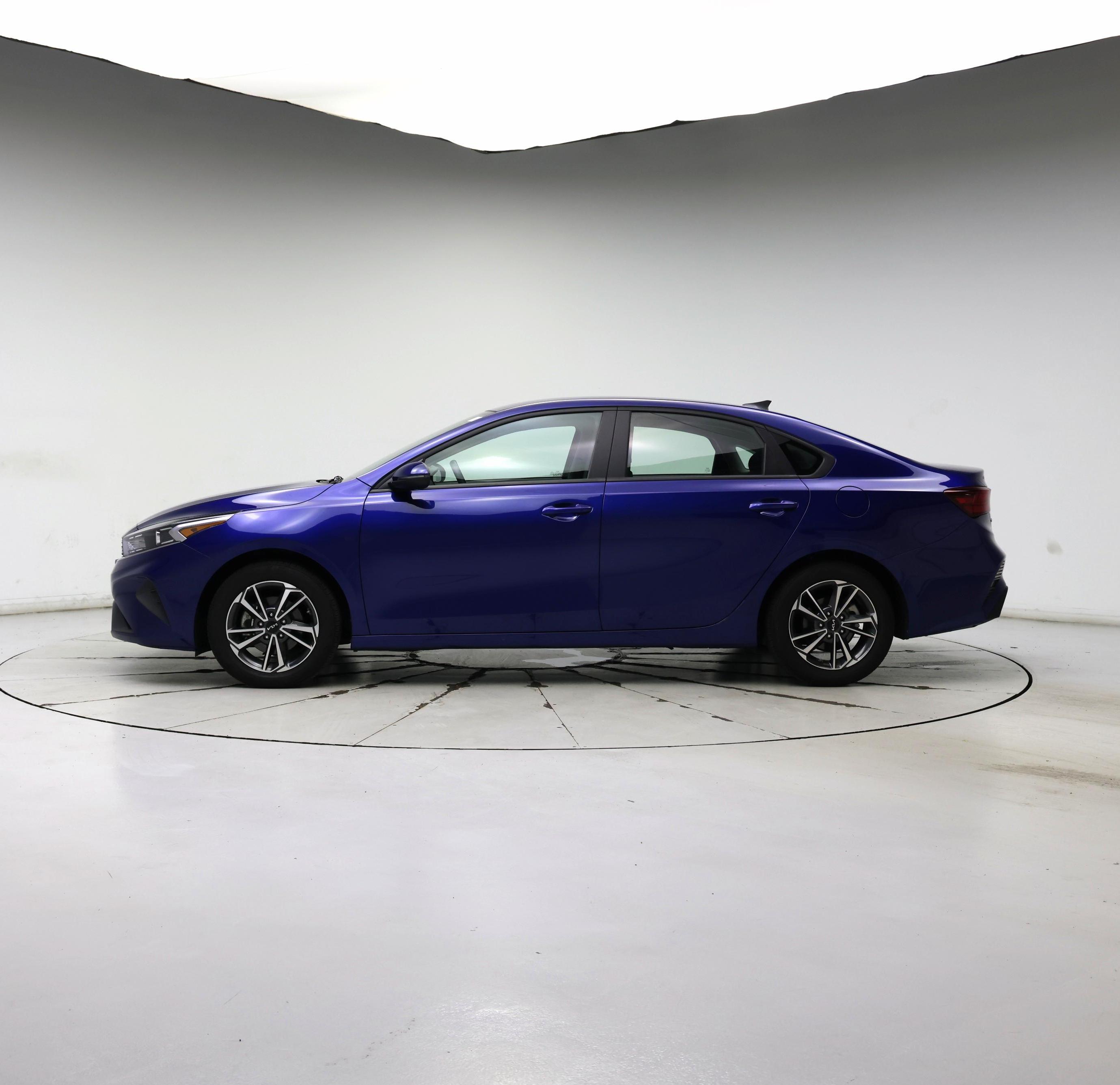 Thumbnail: 2023 Kia Forte - 3