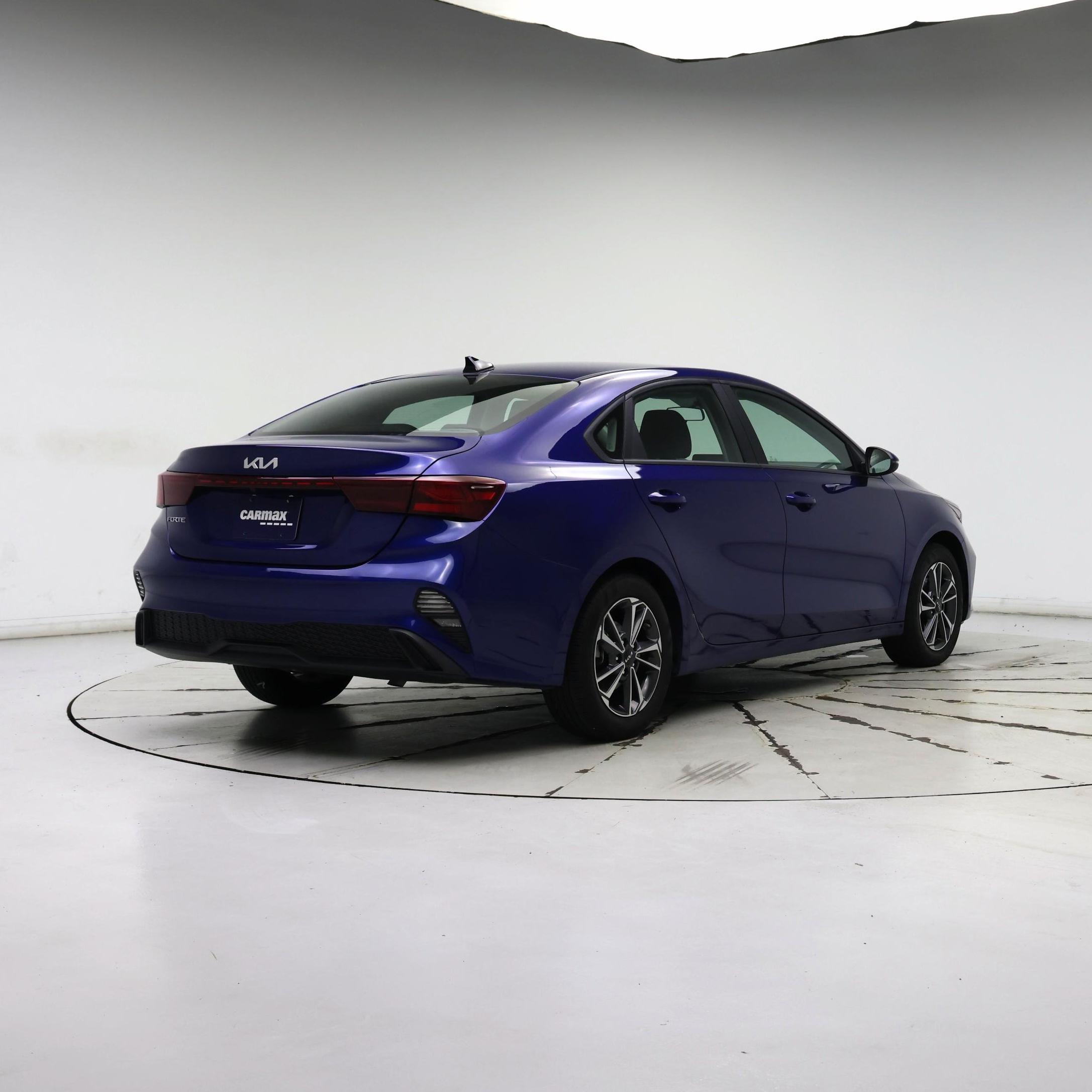 Thumbnail: 2023 Kia Forte - 8