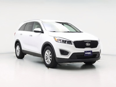 White 2018 Kia Sorento LX