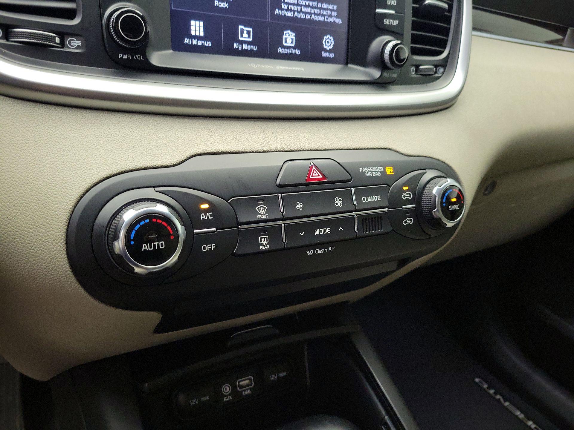Thumbnail: 2018 Kia Sorento - 16