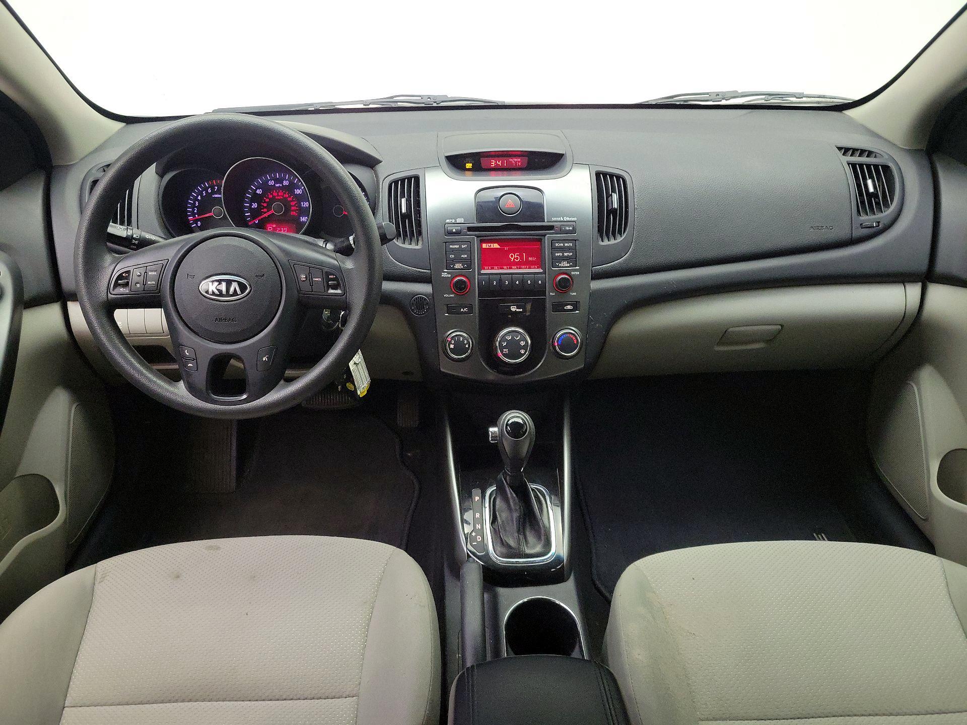 Thumbnail: 2013 Kia Forte - 9