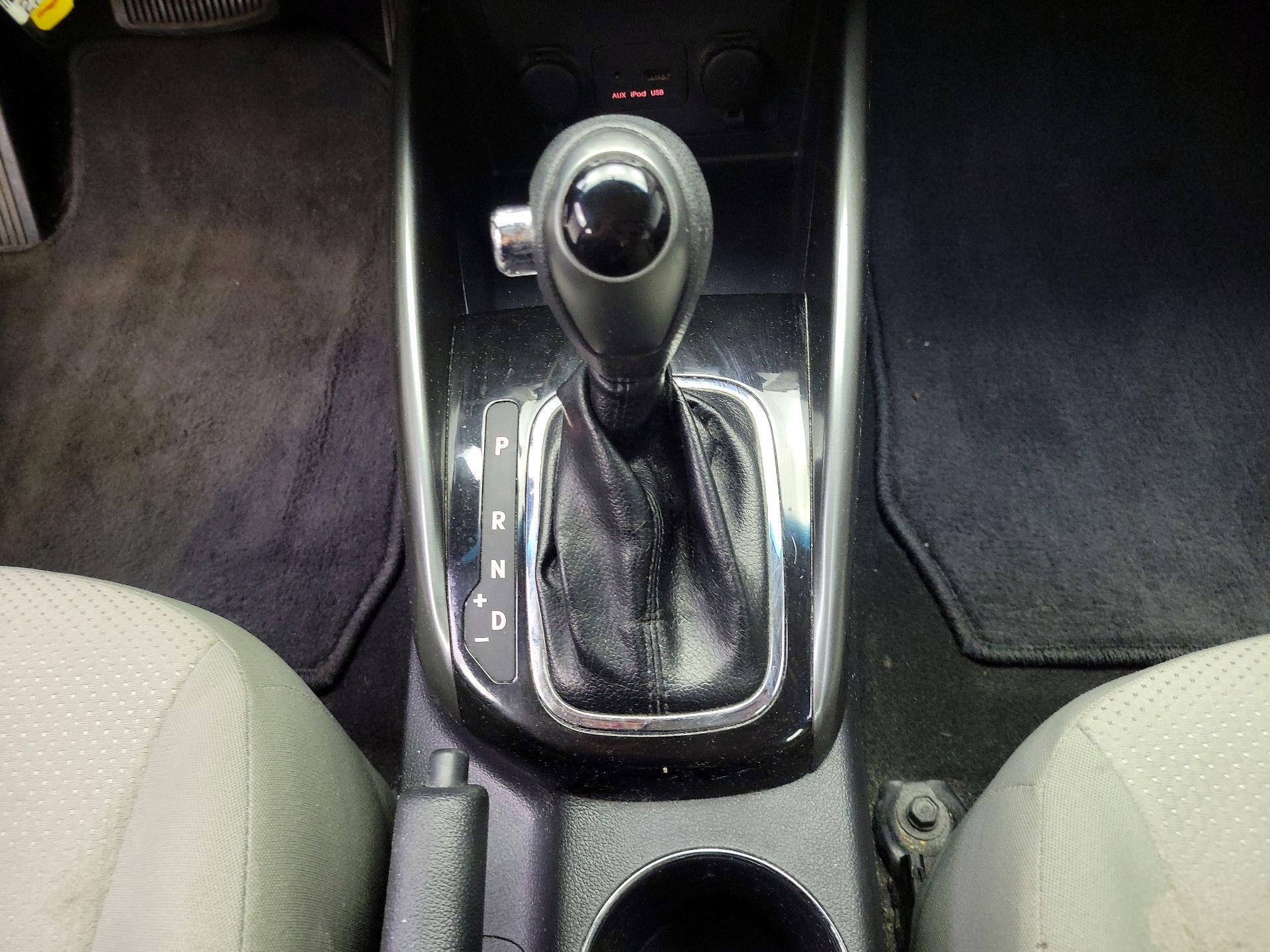 Thumbnail: 2013 Kia Forte - 16