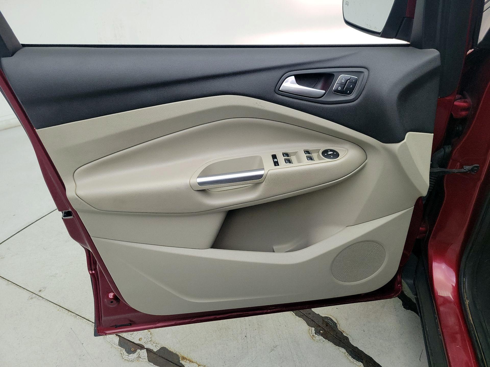 Thumbnail: 2015 Ford Escape - 12