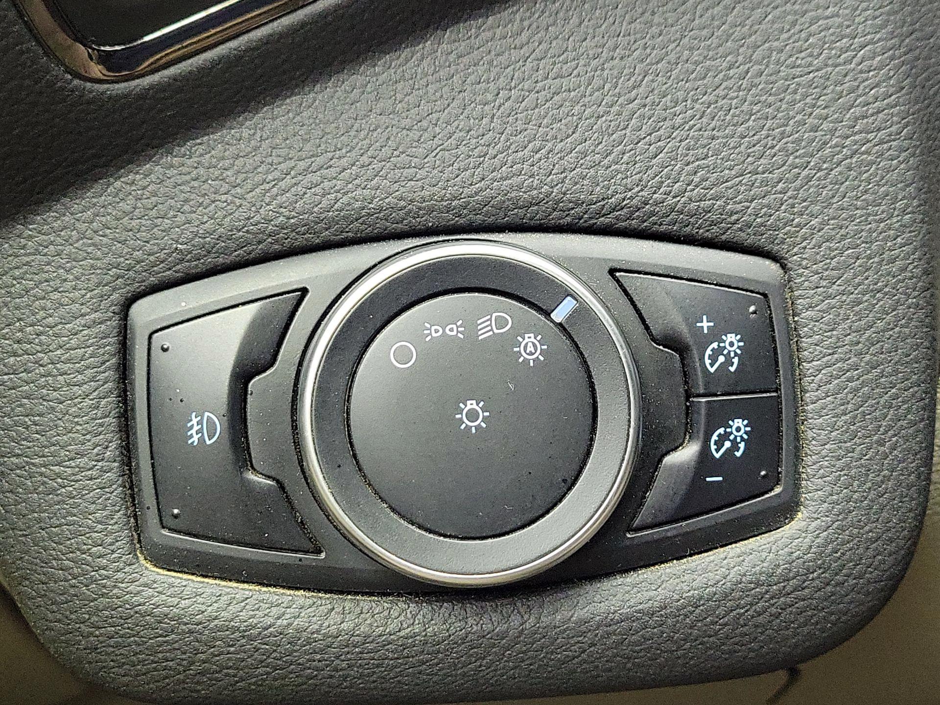 Thumbnail: 2015 Ford Escape - 13
