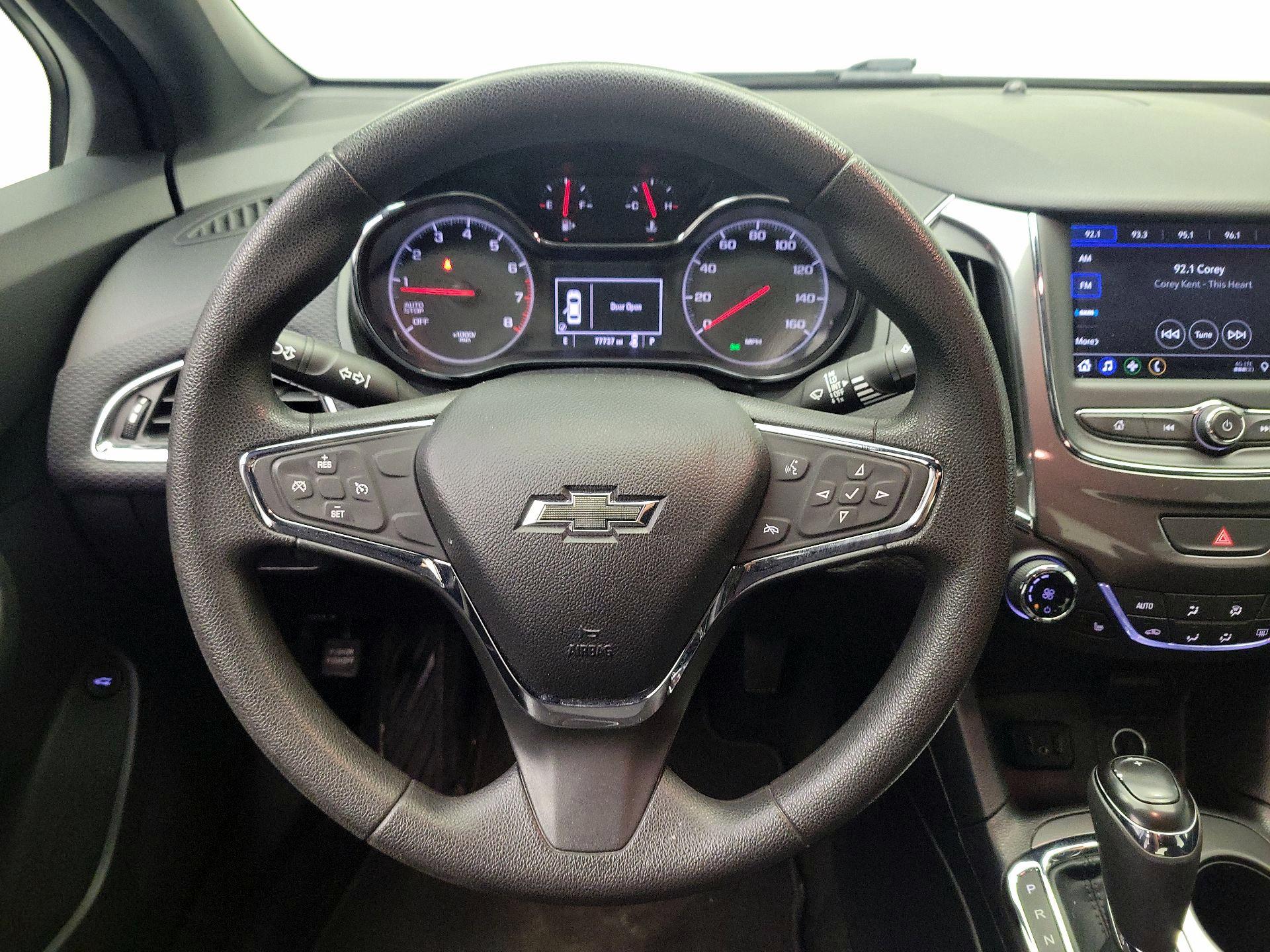 Thumbnail: 2019 Chevrolet Cruze - 10