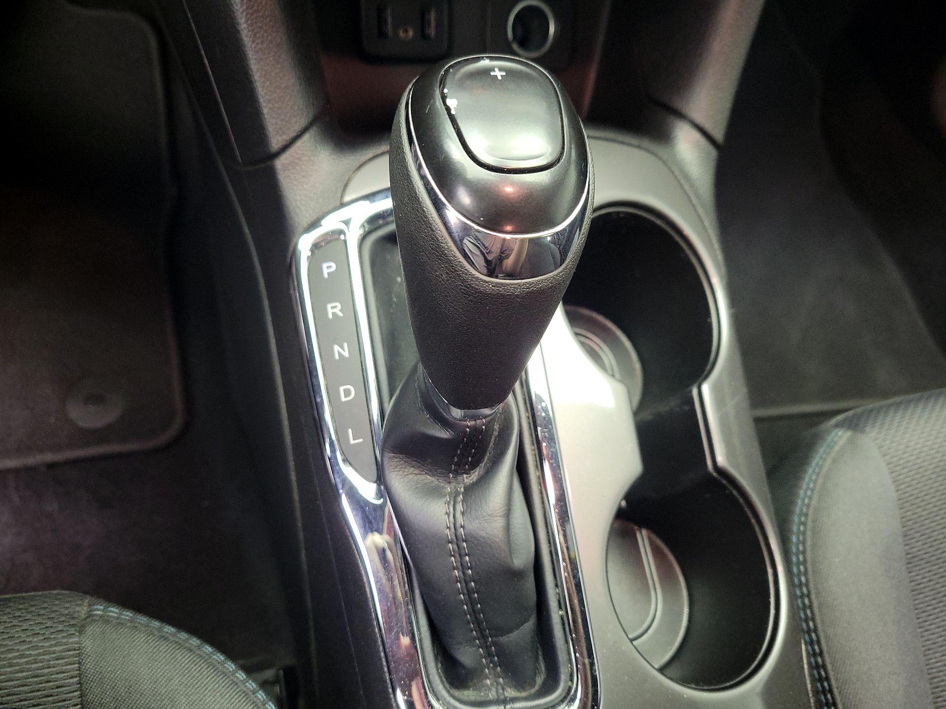 Thumbnail: 2019 Chevrolet Cruze - 17