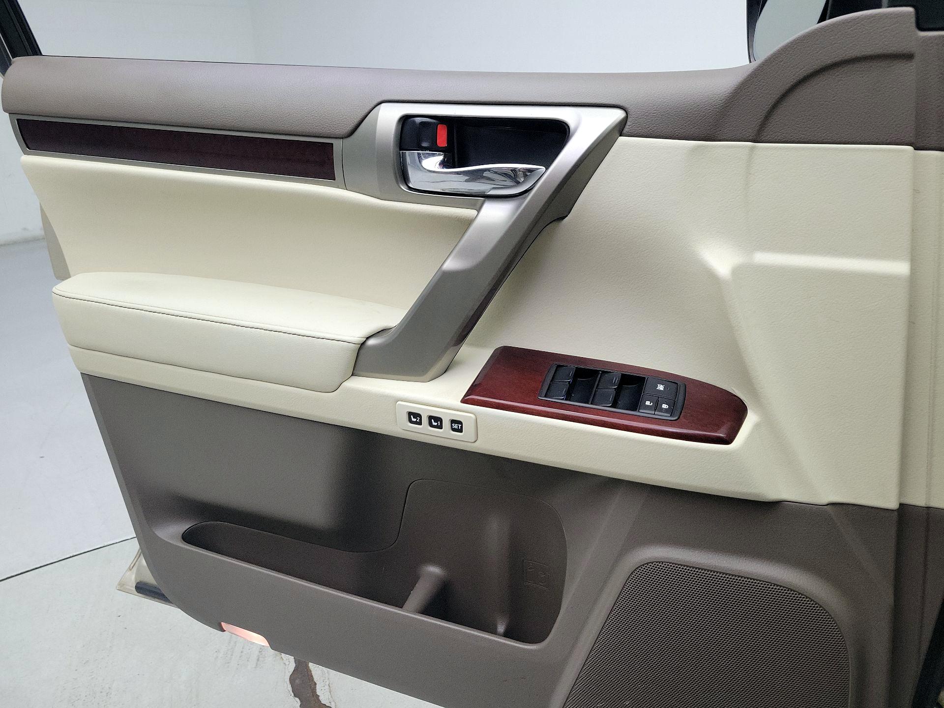 Thumbnail: 2016 Lexus GX - 12
