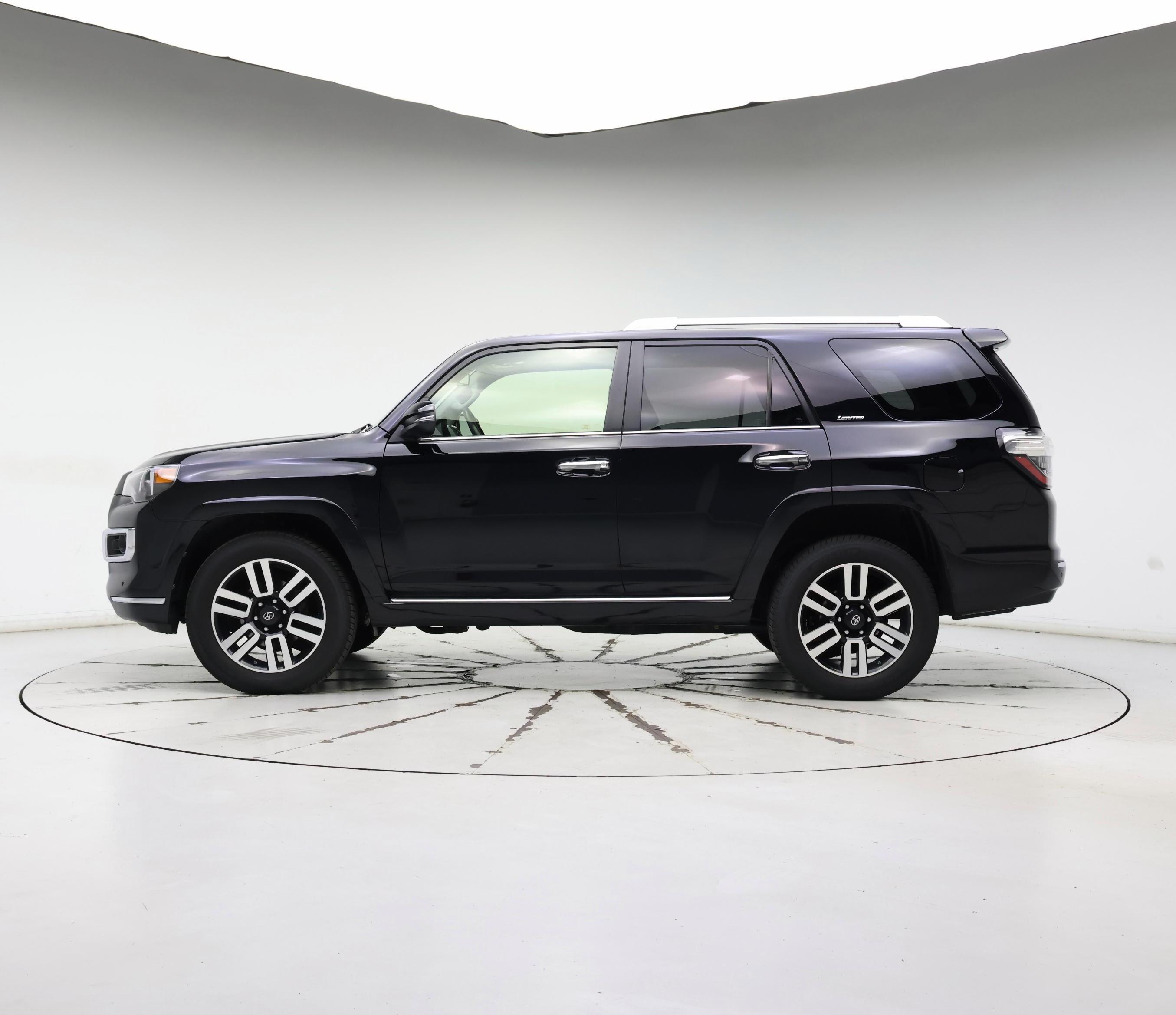 Thumbnail: 2019 Toyota 4Runner - 3