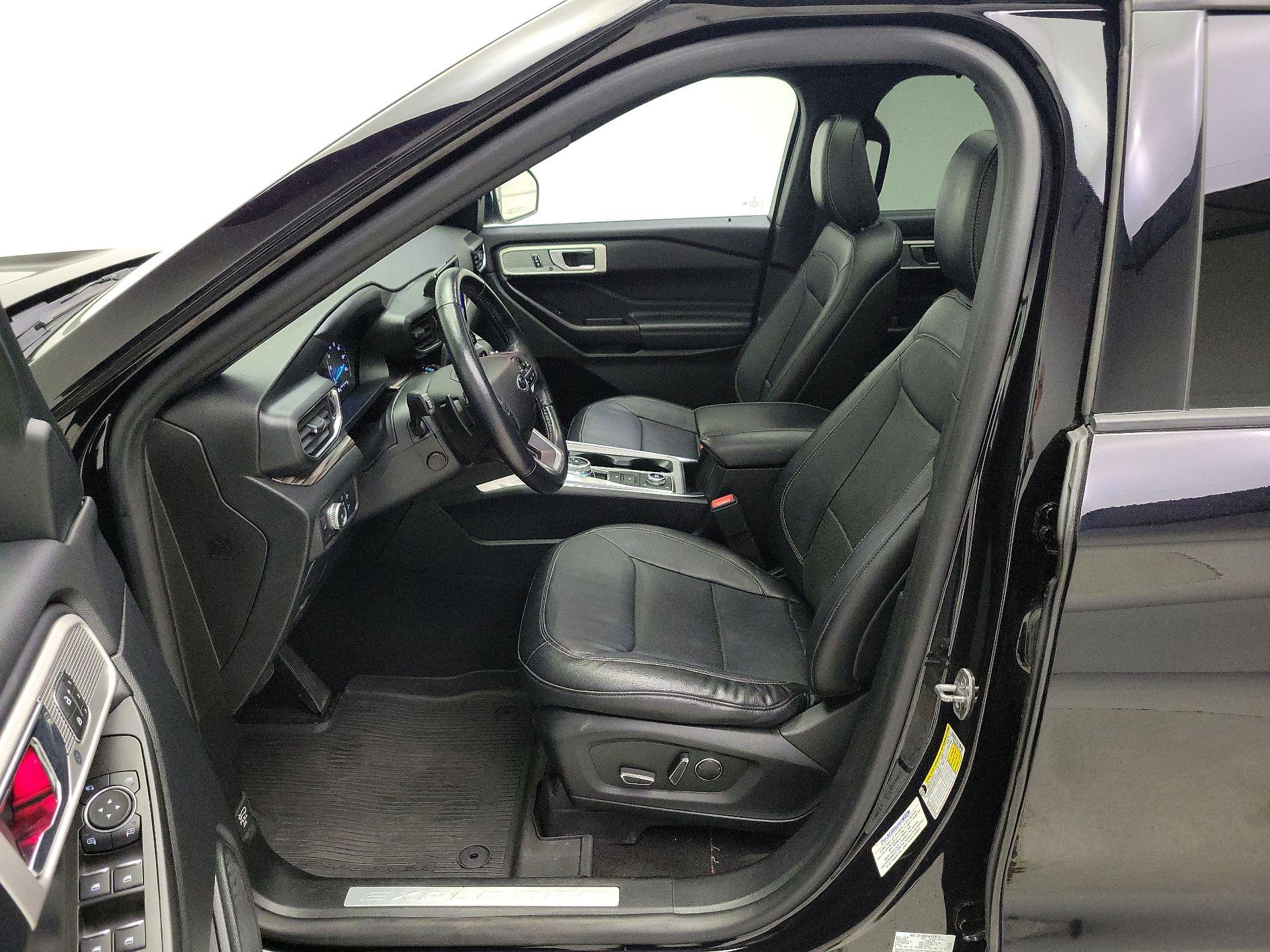 Thumbnail: 2020 Ford Explorer - 11