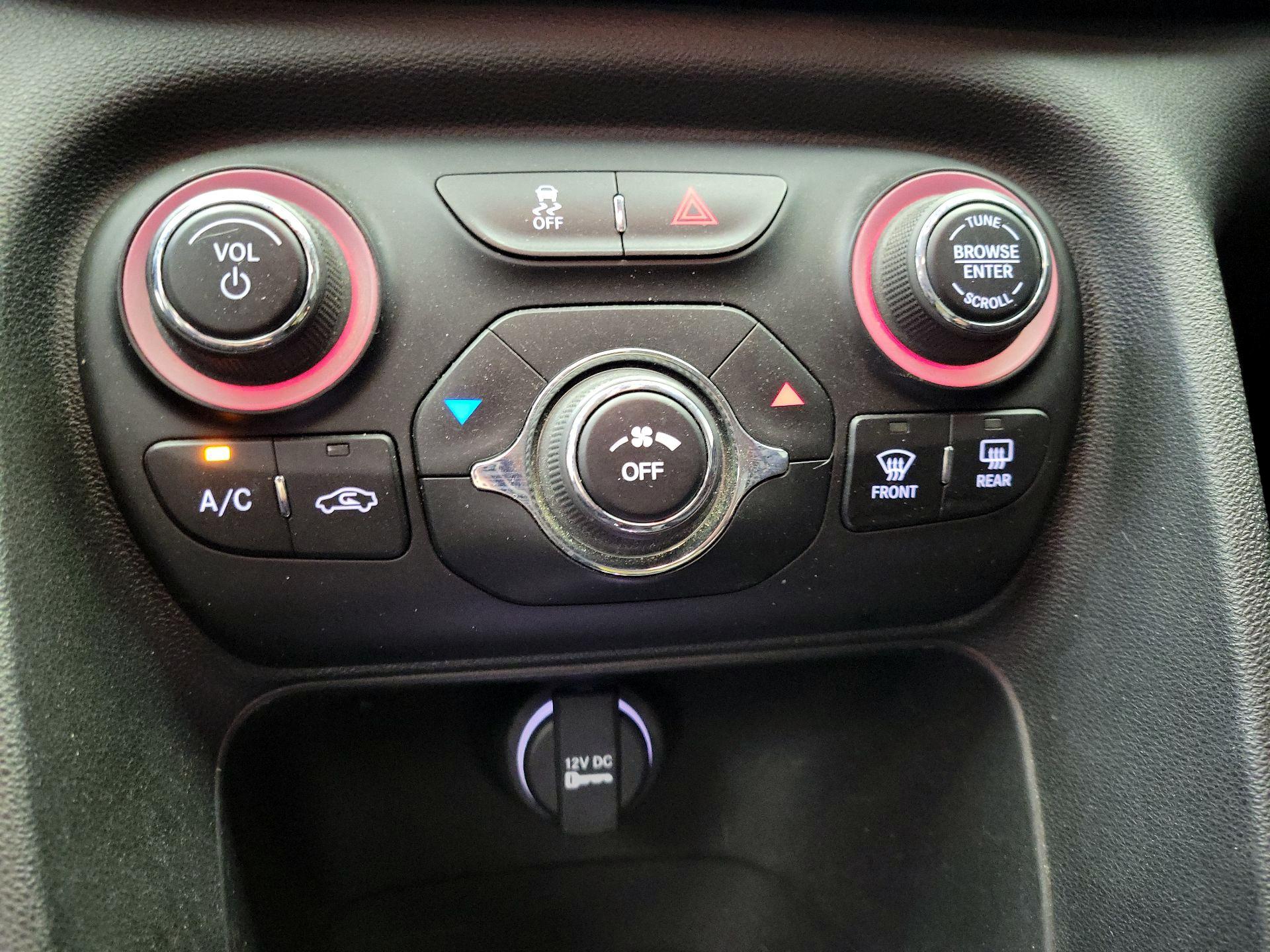 Thumbnail: 2015 Dodge Dart - 17