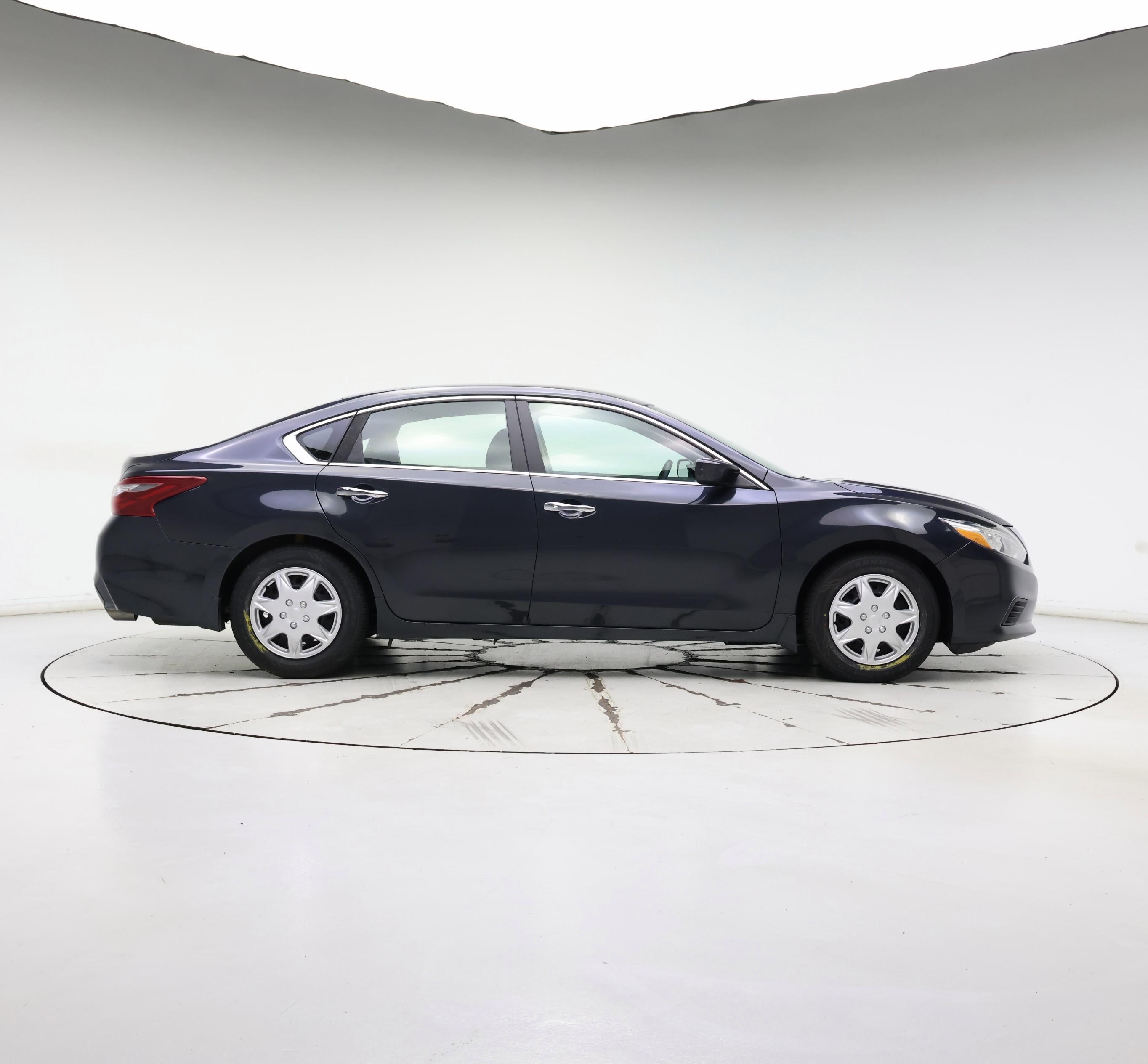 Thumbnail: 2018 Nissan Altima - 7