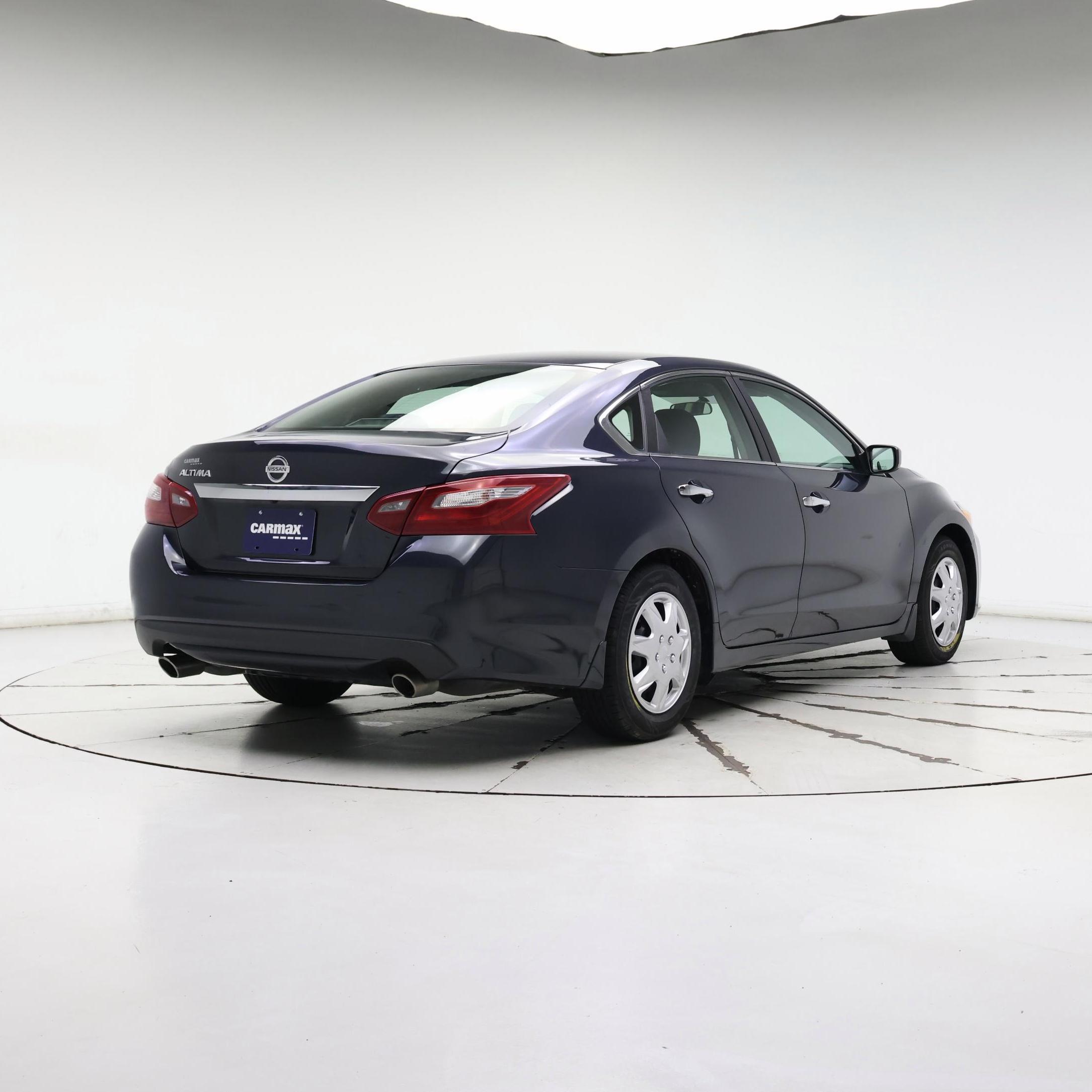 Thumbnail: 2018 Nissan Altima - 8