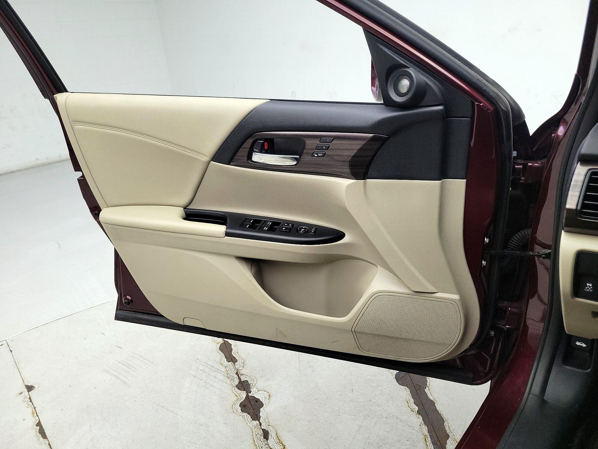 Thumbnail: 2017 Honda Accord - 12