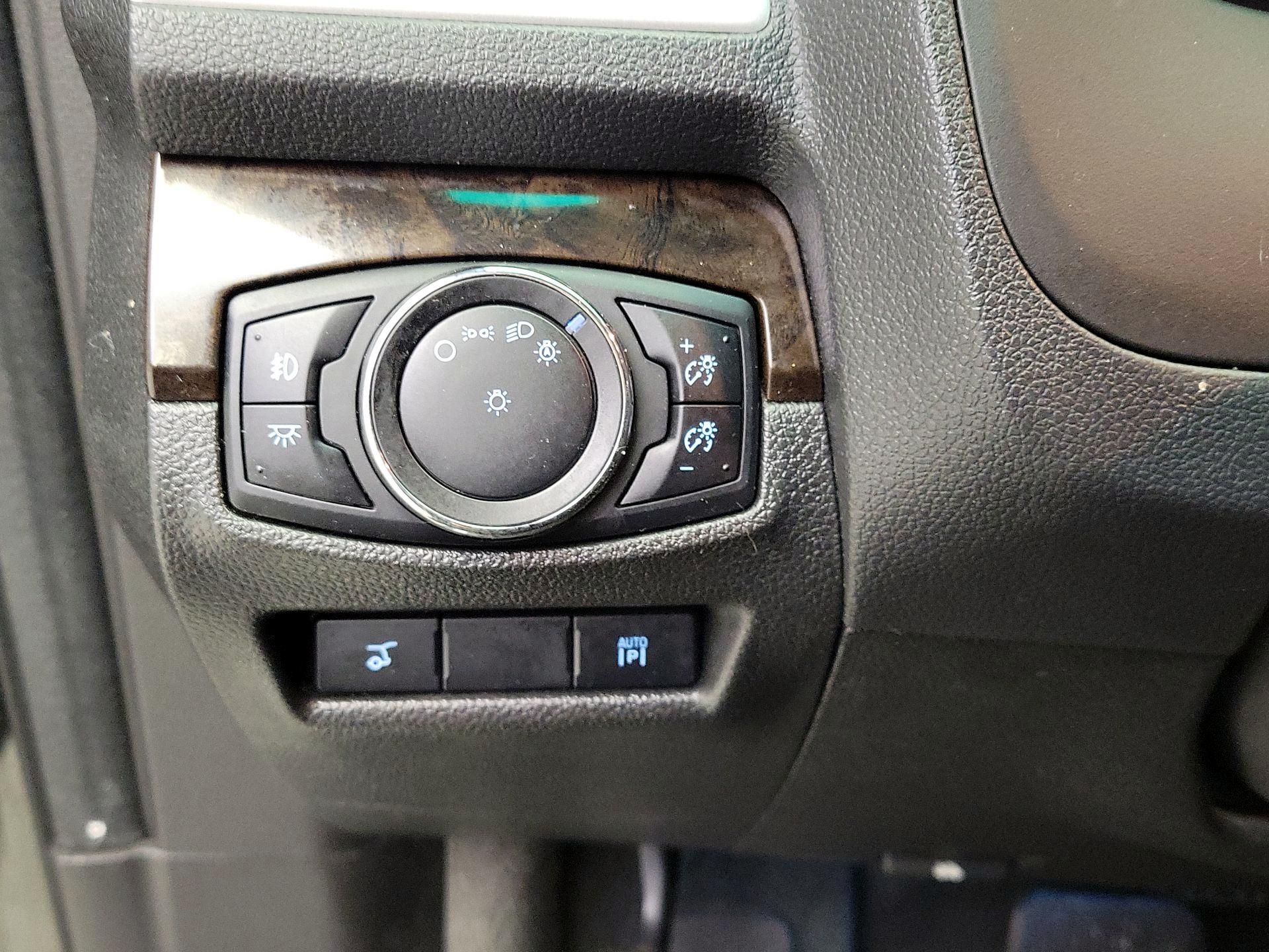 Thumbnail: 2014 Ford Explorer - 13