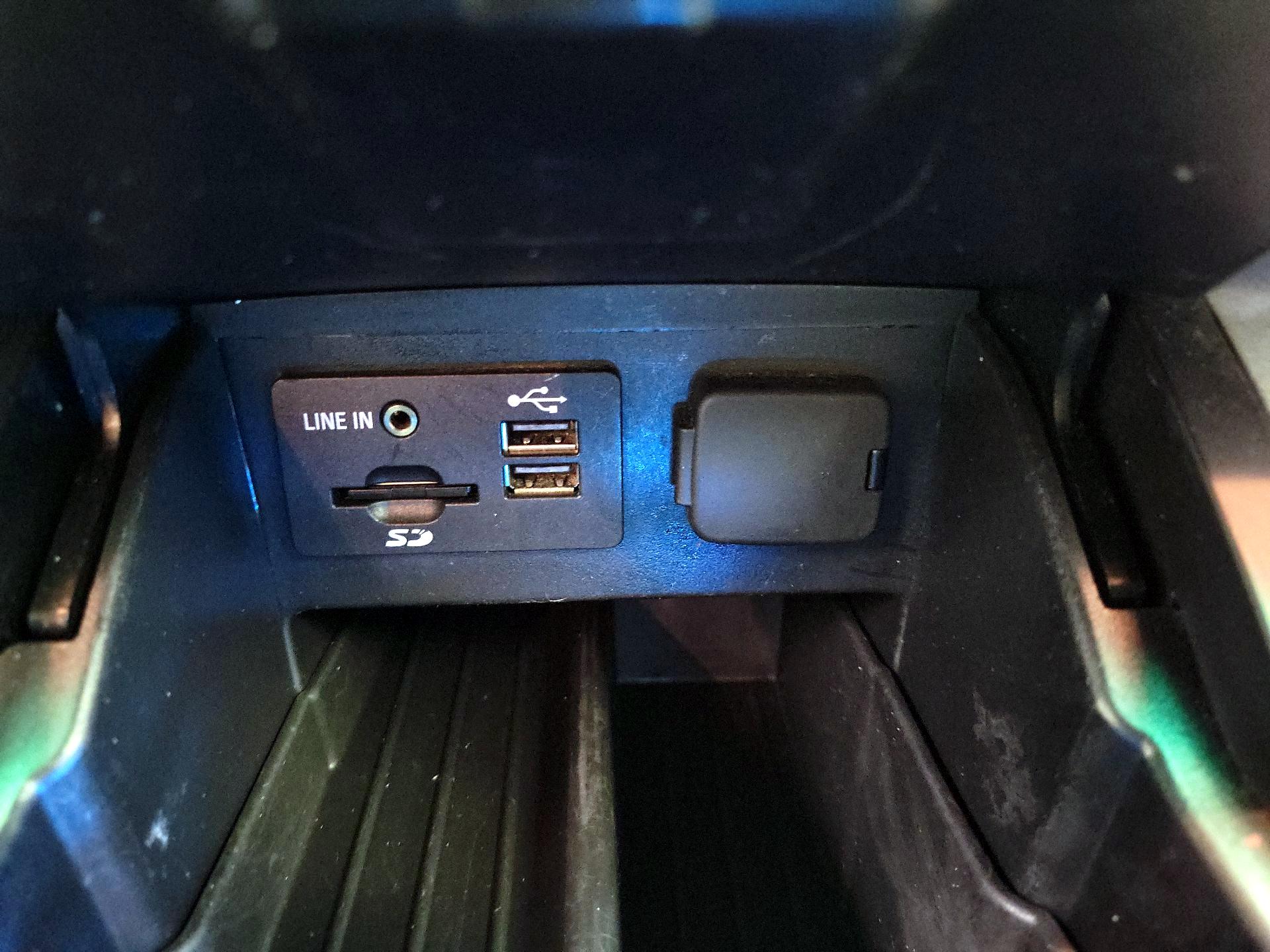 Thumbnail: 2014 Ford Explorer - 19