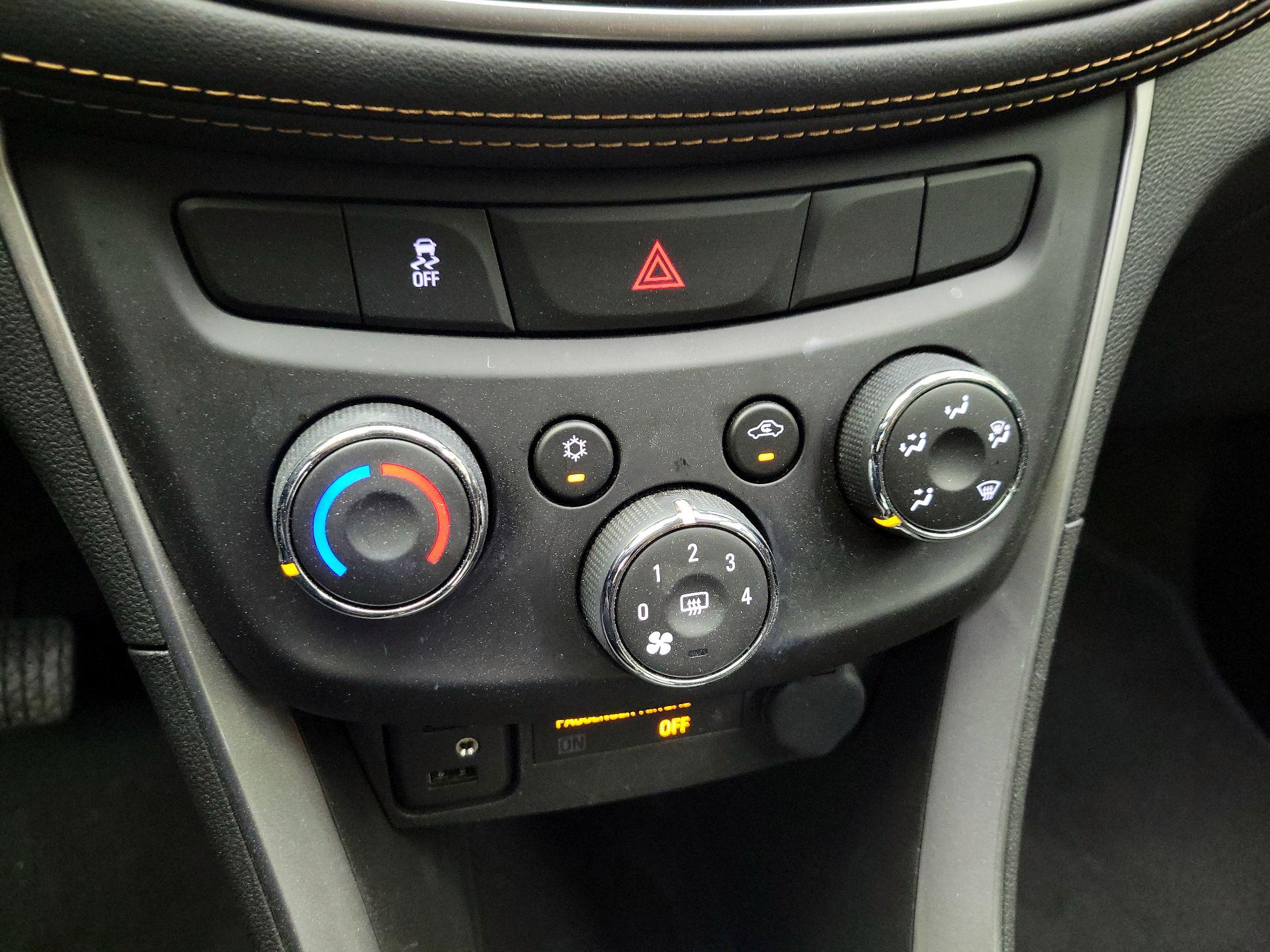 Thumbnail: 2020 Chevrolet Trax - 16