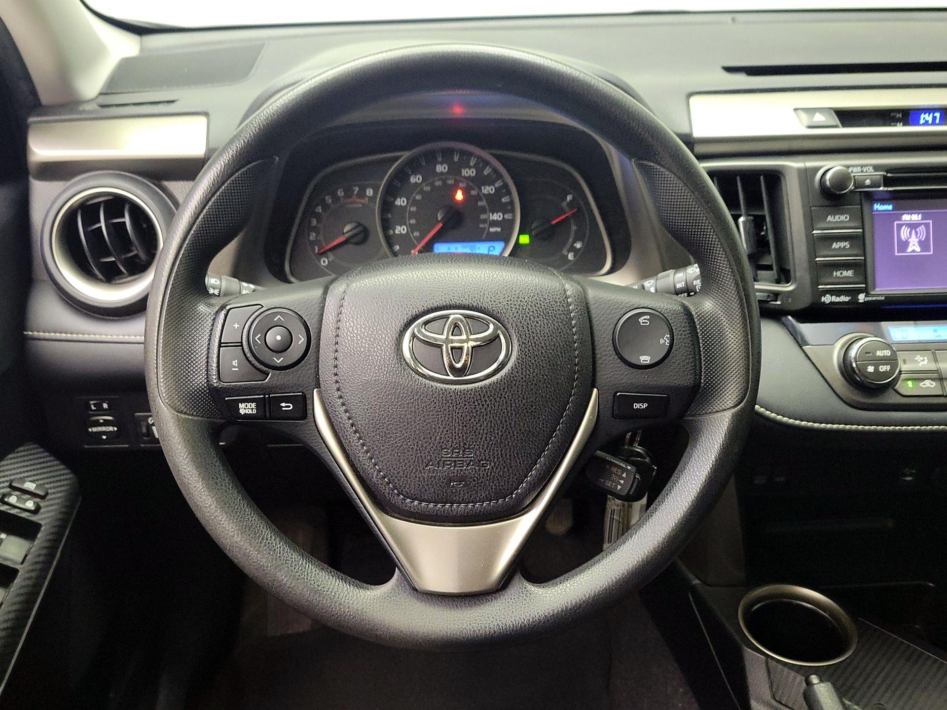 Thumbnail: 2015 Toyota RAV4 - 10