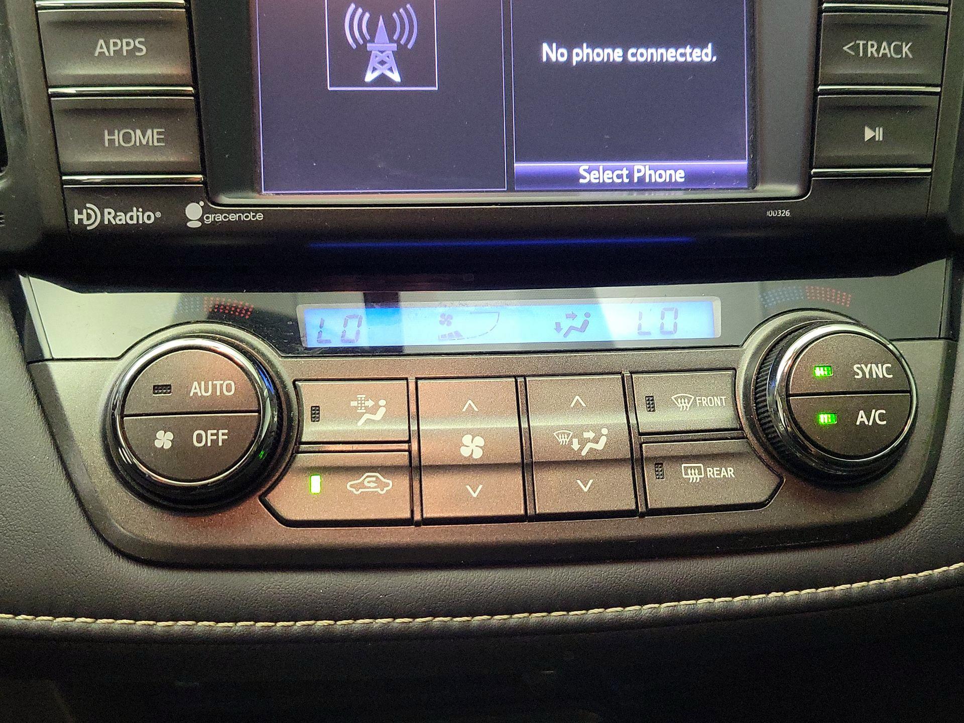 Thumbnail: 2015 Toyota RAV4 - 16
