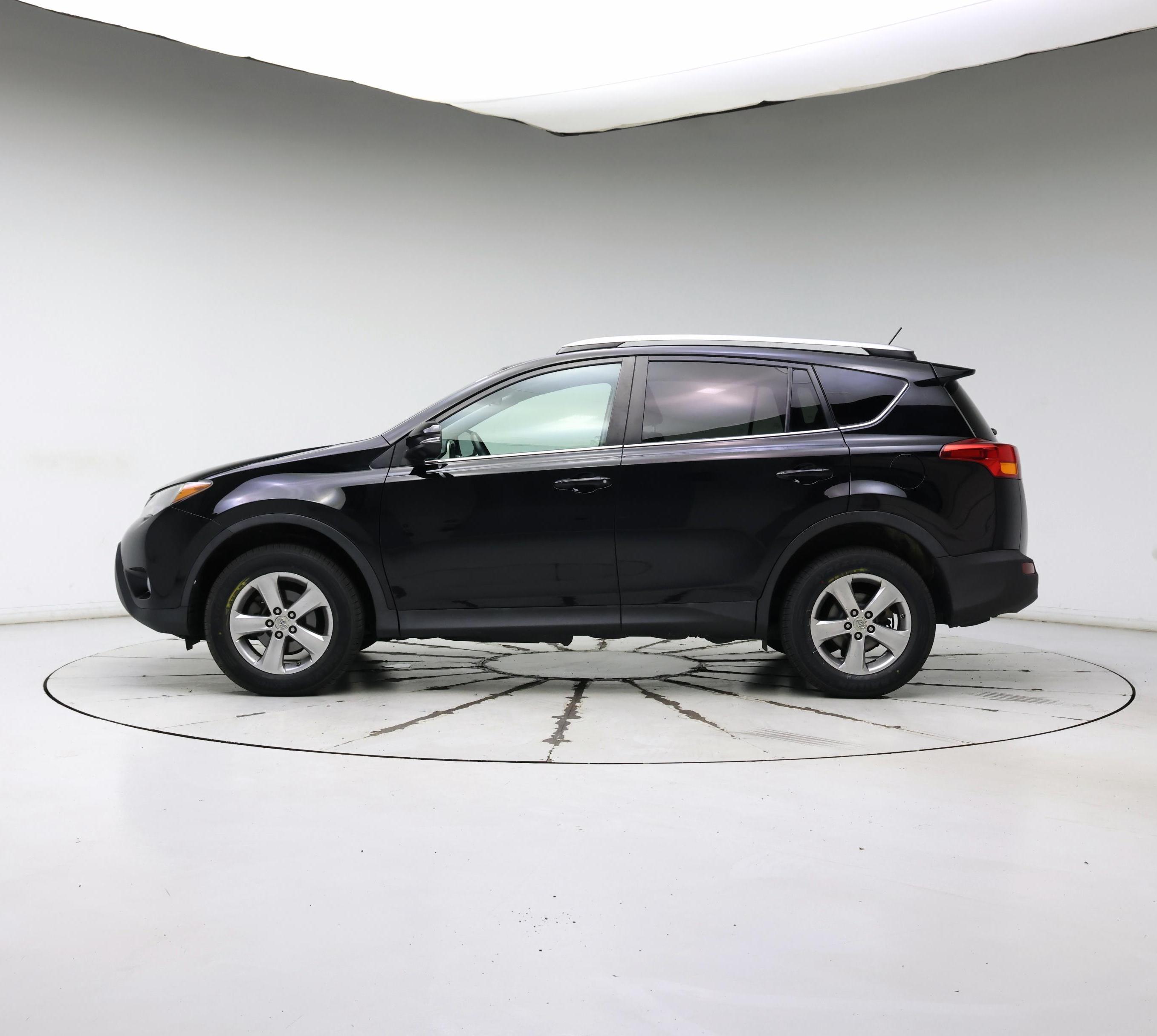 Thumbnail: 2015 Toyota RAV4 - 3