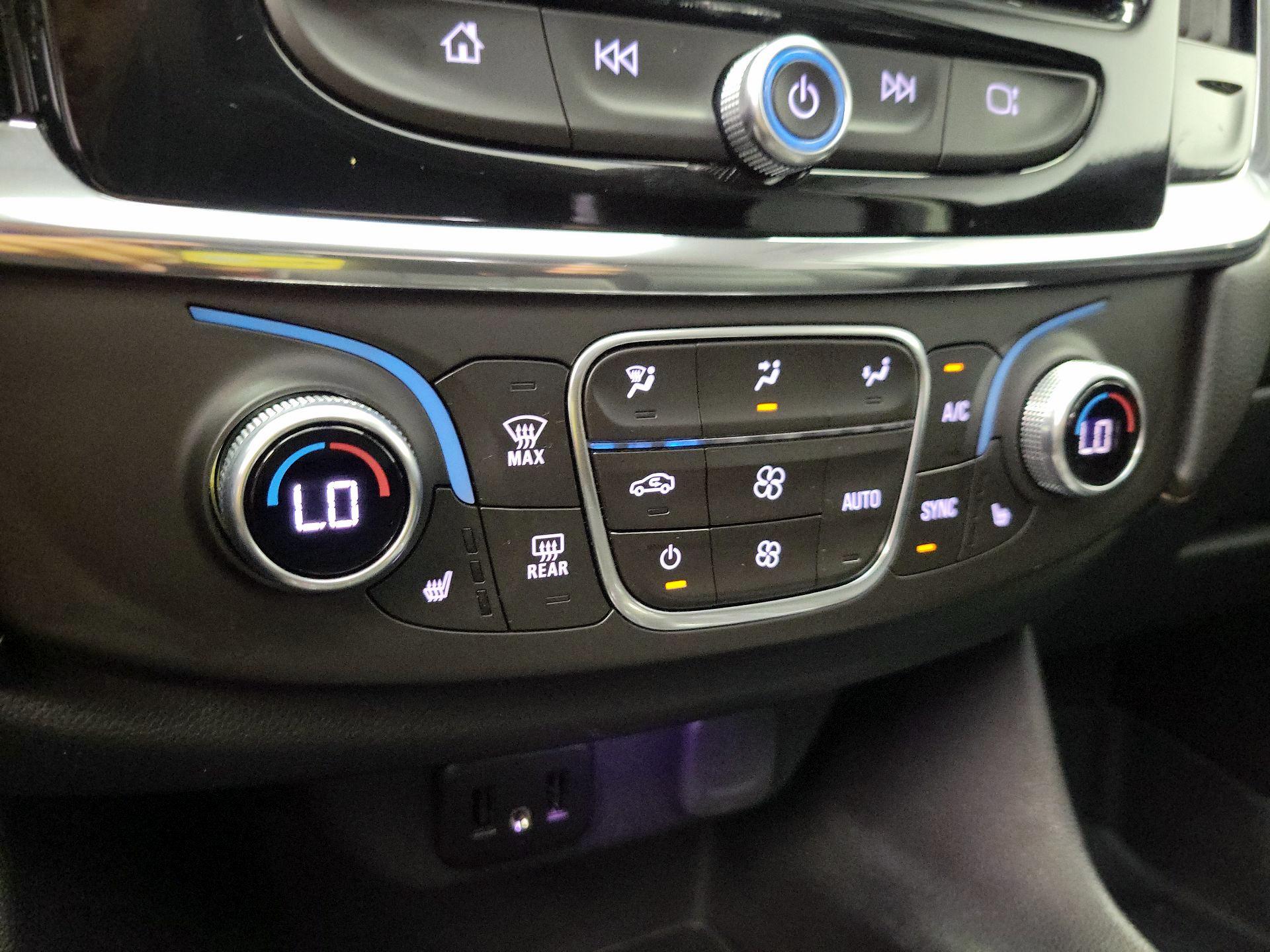 Thumbnail: 2018 Chevrolet Traverse - 15