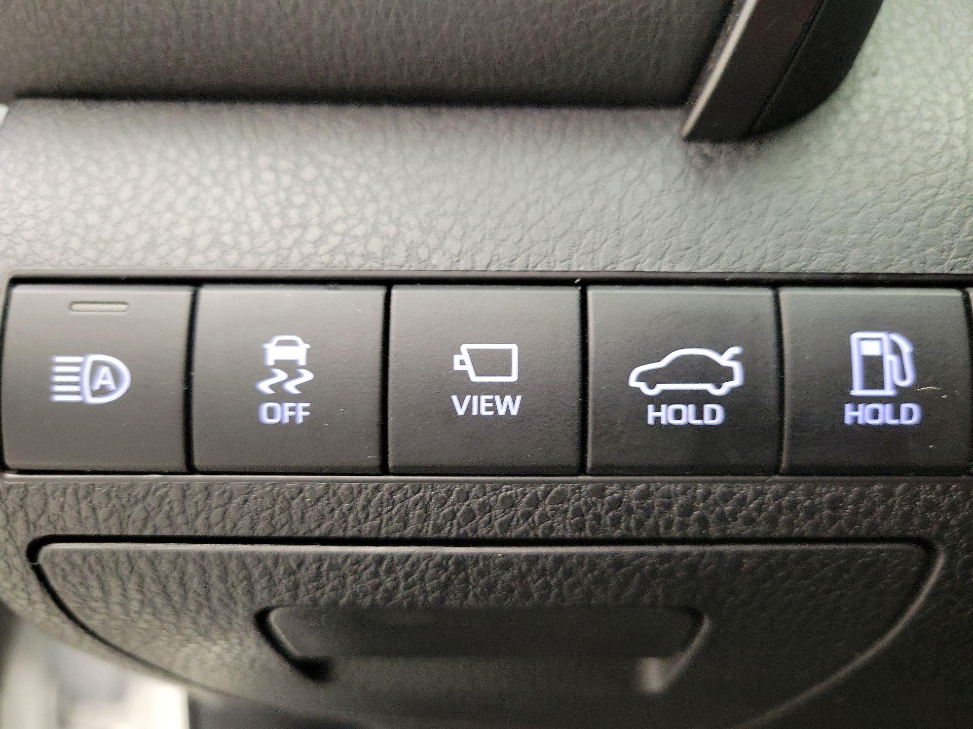 Thumbnail: 2019 Toyota Camry - 13