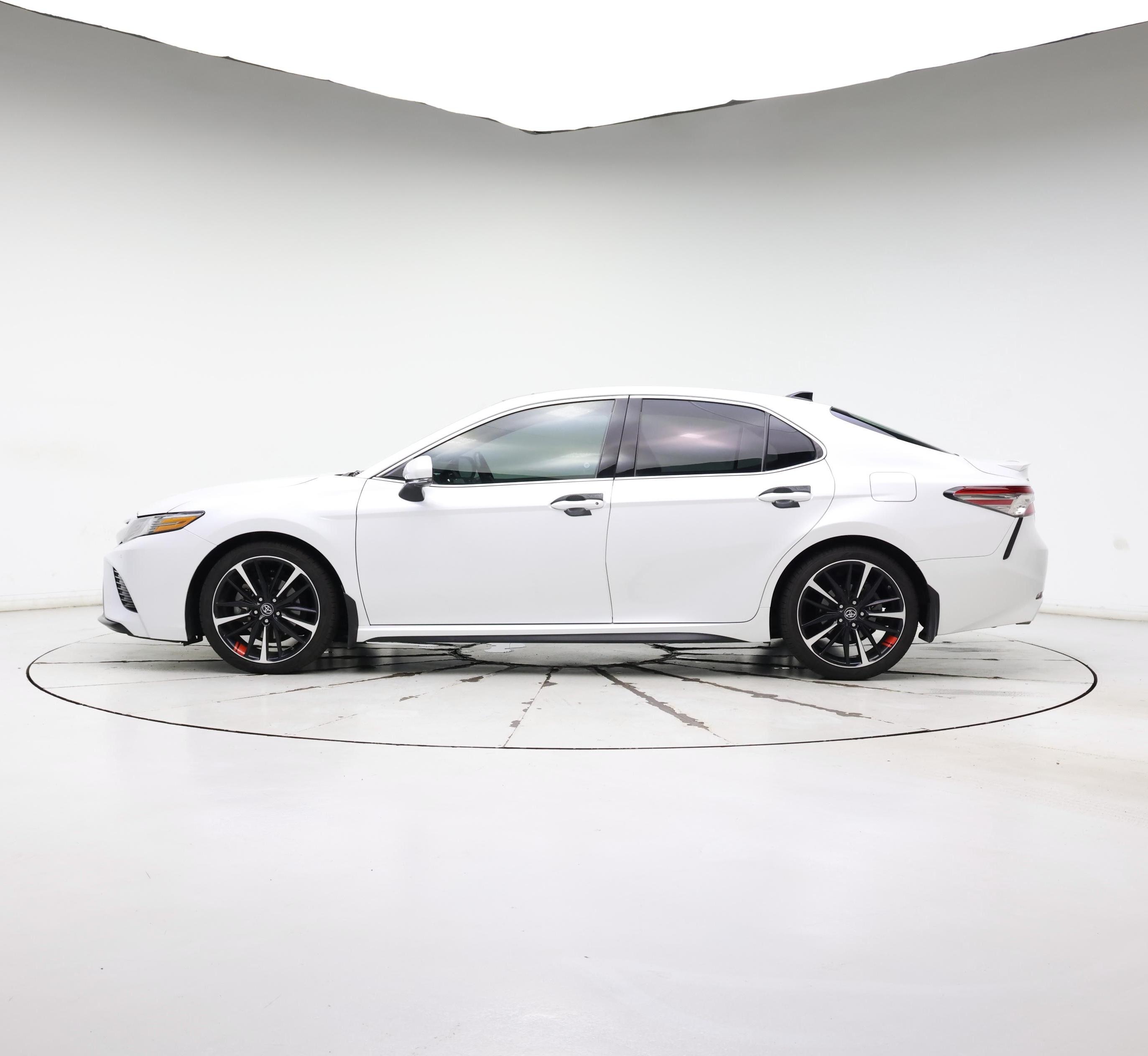 Thumbnail: 2019 Toyota Camry - 3