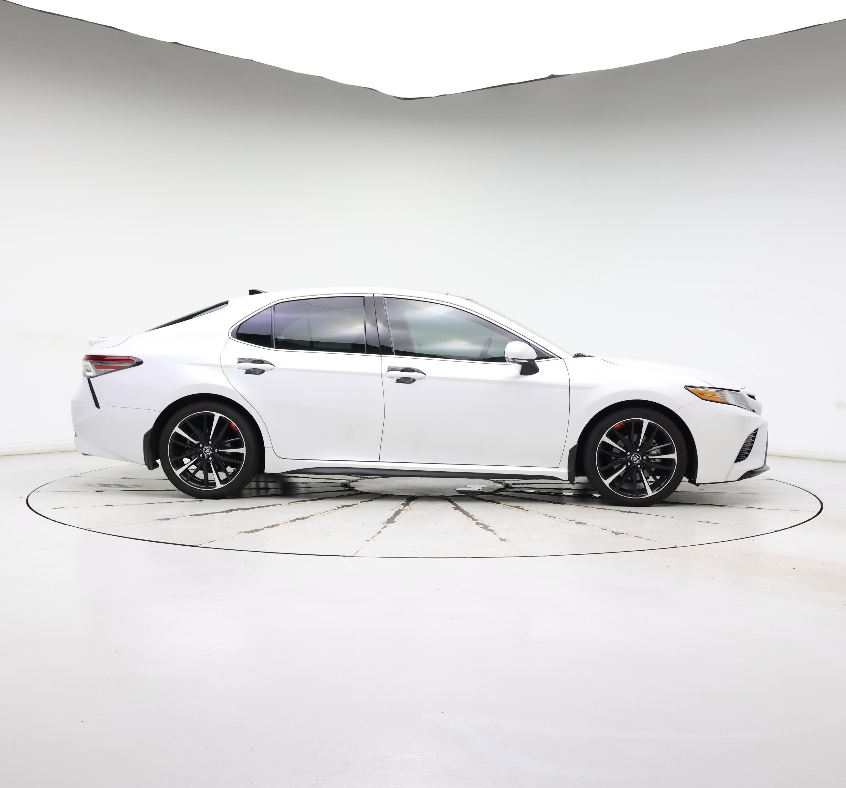 Thumbnail: 2019 Toyota Camry - 7