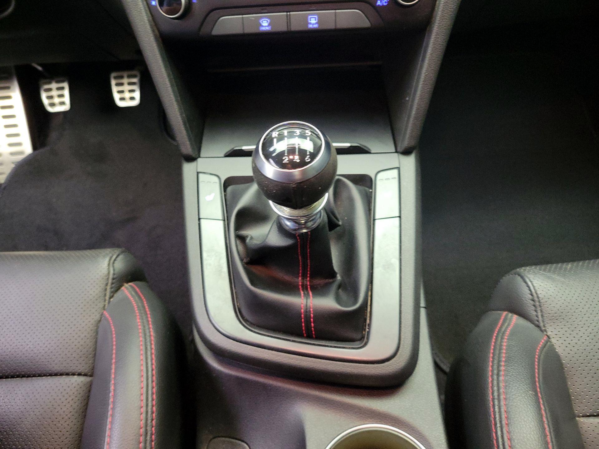 Thumbnail: 2018 Hyundai Elantra - 17