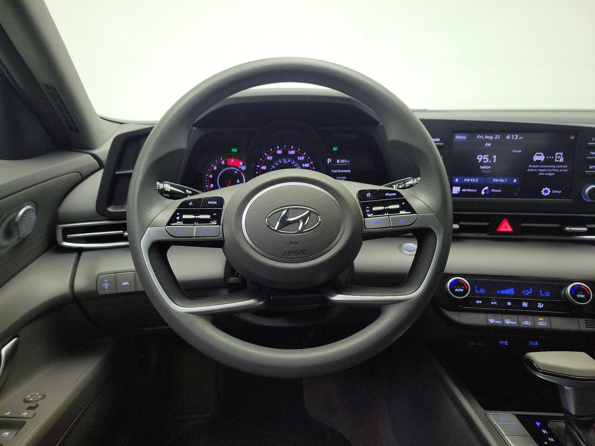 Thumbnail: 2022 Hyundai Elantra - 10