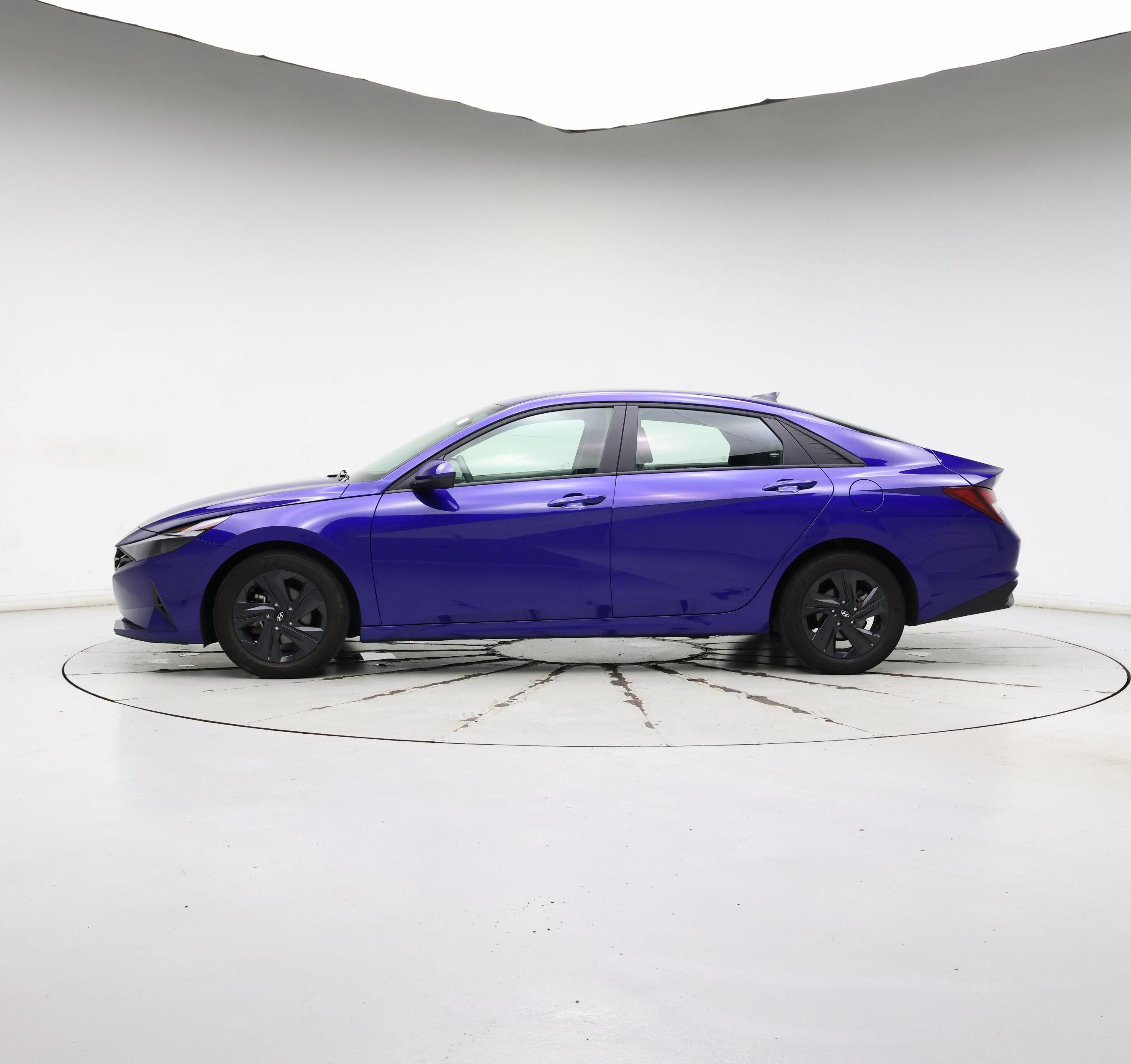 Thumbnail: 2022 Hyundai Elantra - 3