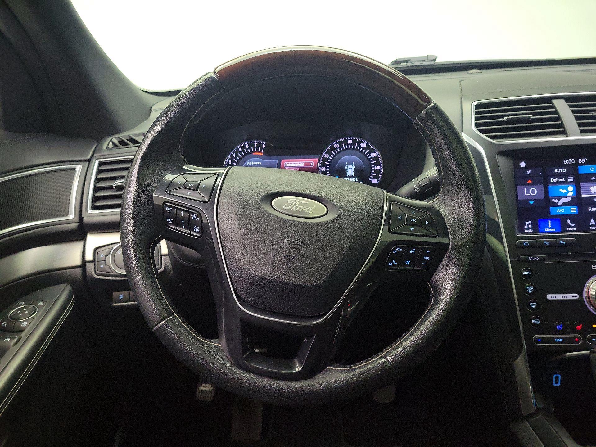 Thumbnail: 2019 Ford Explorer - 10