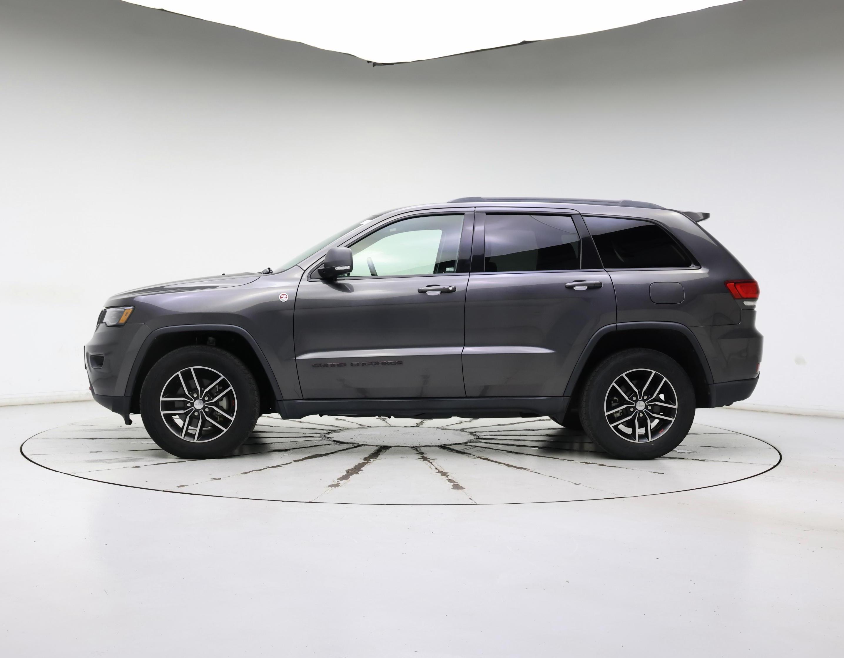 Thumbnail: 2018 Jeep Grand Cherokee - 3