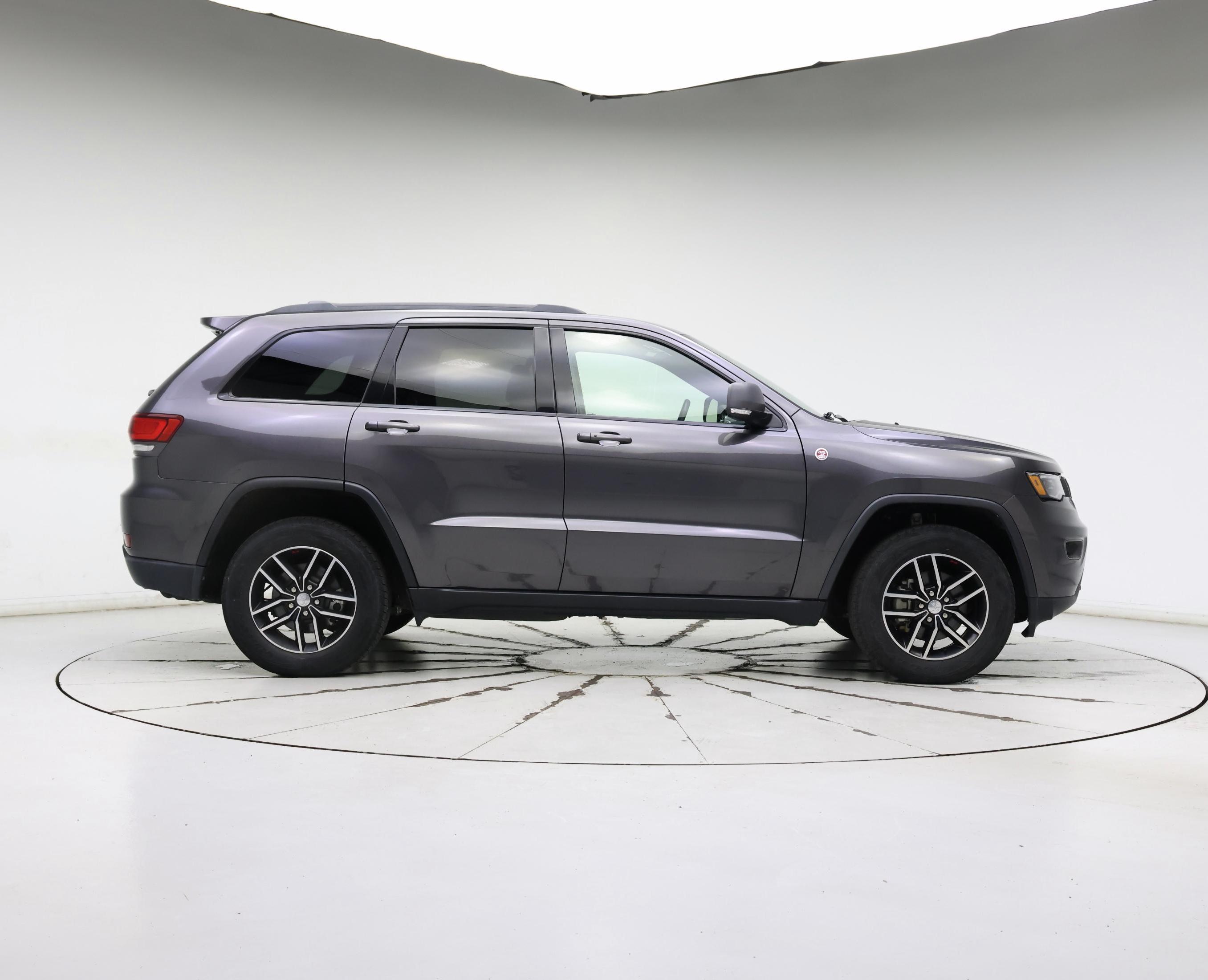 Thumbnail: 2018 Jeep Grand Cherokee - 7