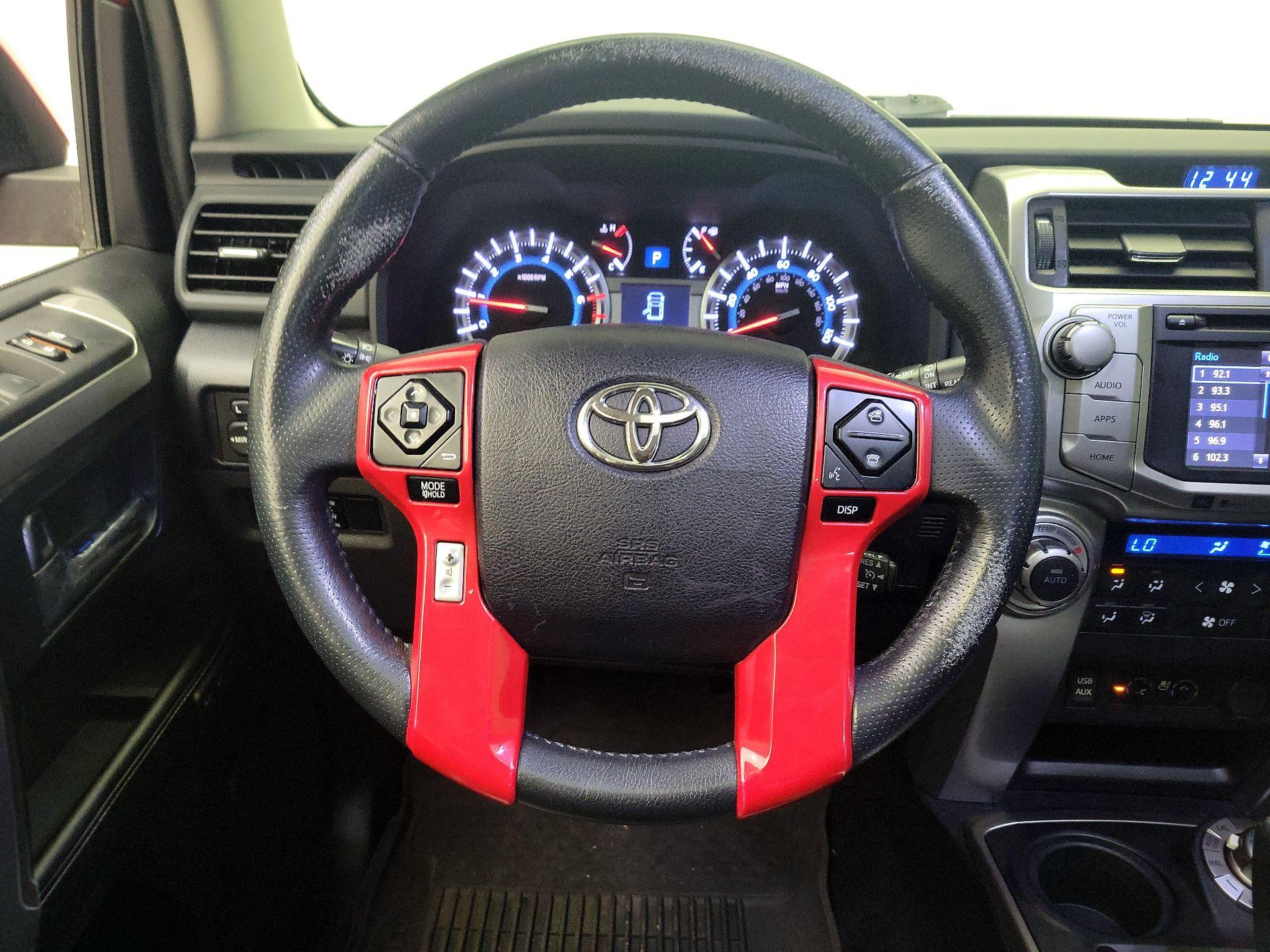 Thumbnail: 2016 Toyota 4Runner - 10
