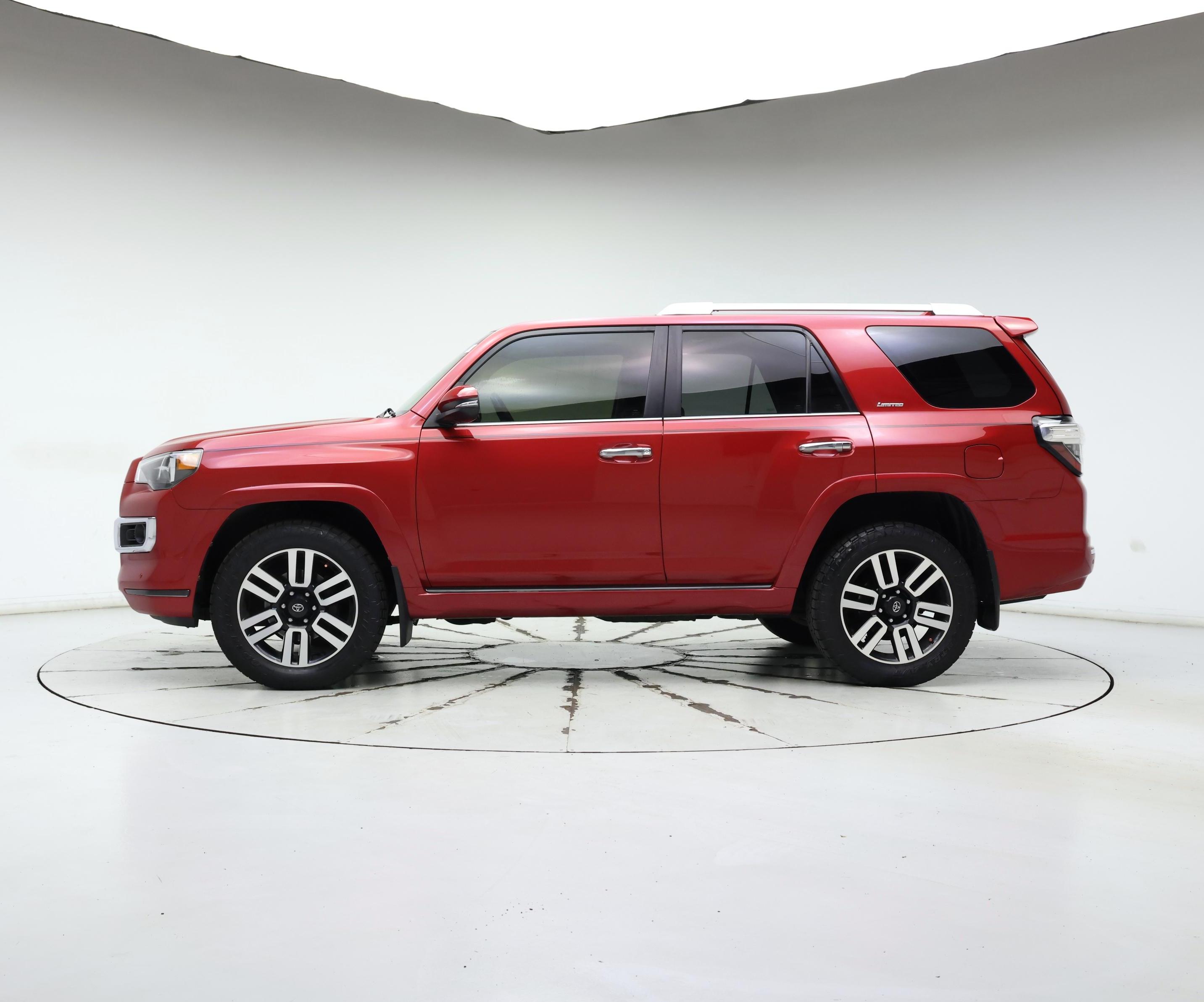 Thumbnail: 2016 Toyota 4Runner - 3