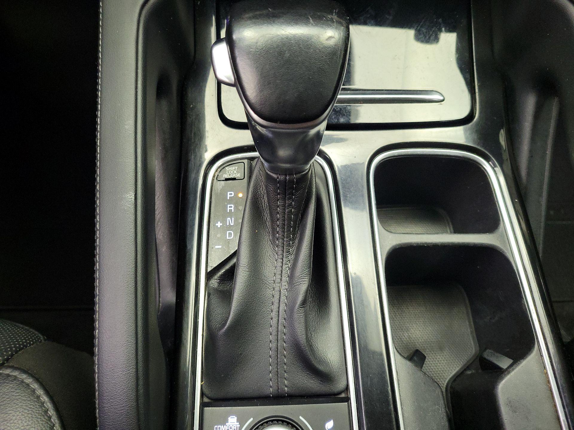 Thumbnail: 2020 Kia Telluride - 18