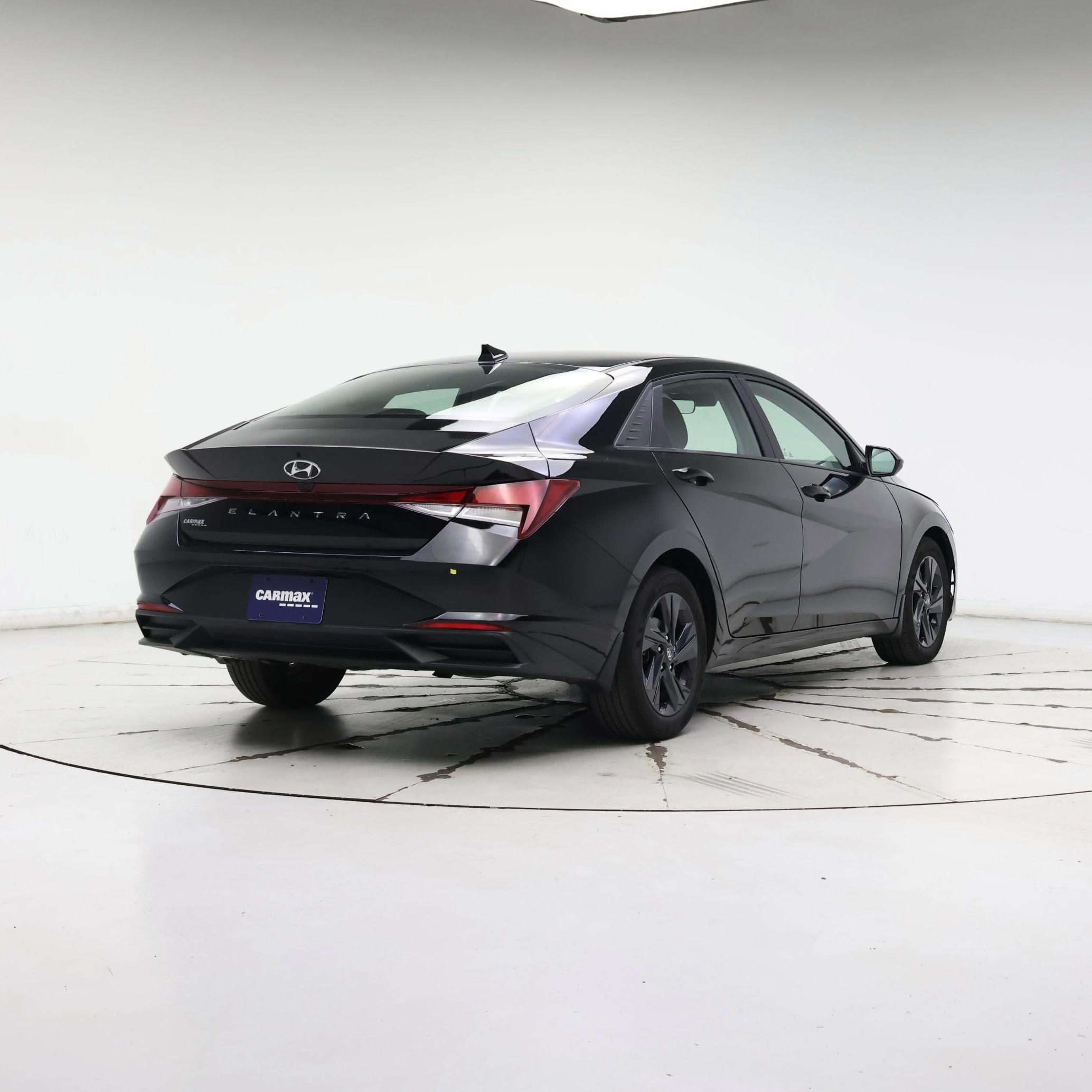 Thumbnail: 2022 Hyundai Elantra - 8
