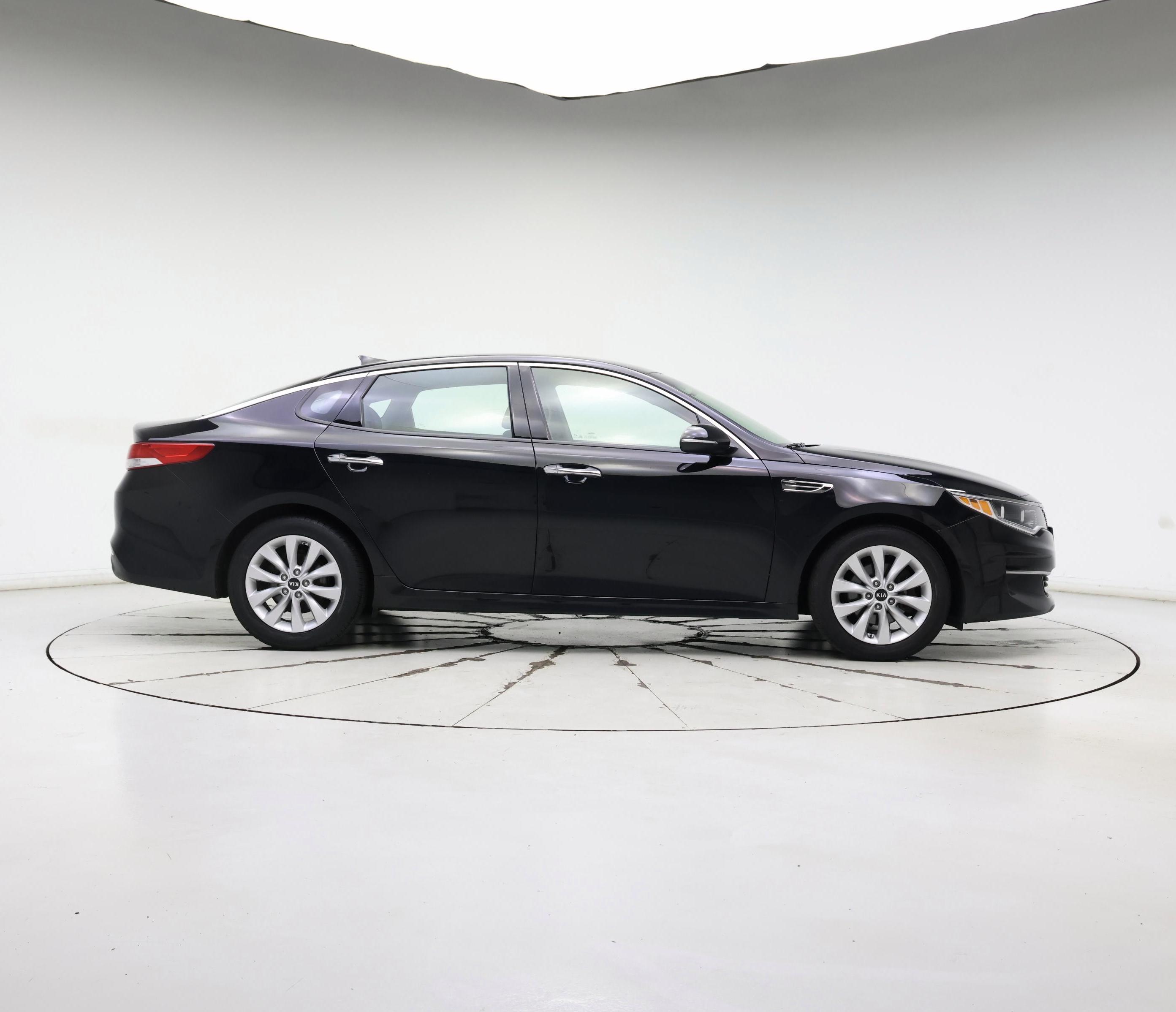 Thumbnail: 2017 Kia Optima - 7