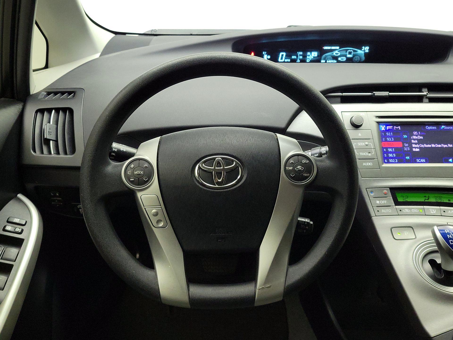 Thumbnail: 2014 Toyota Prius - 10