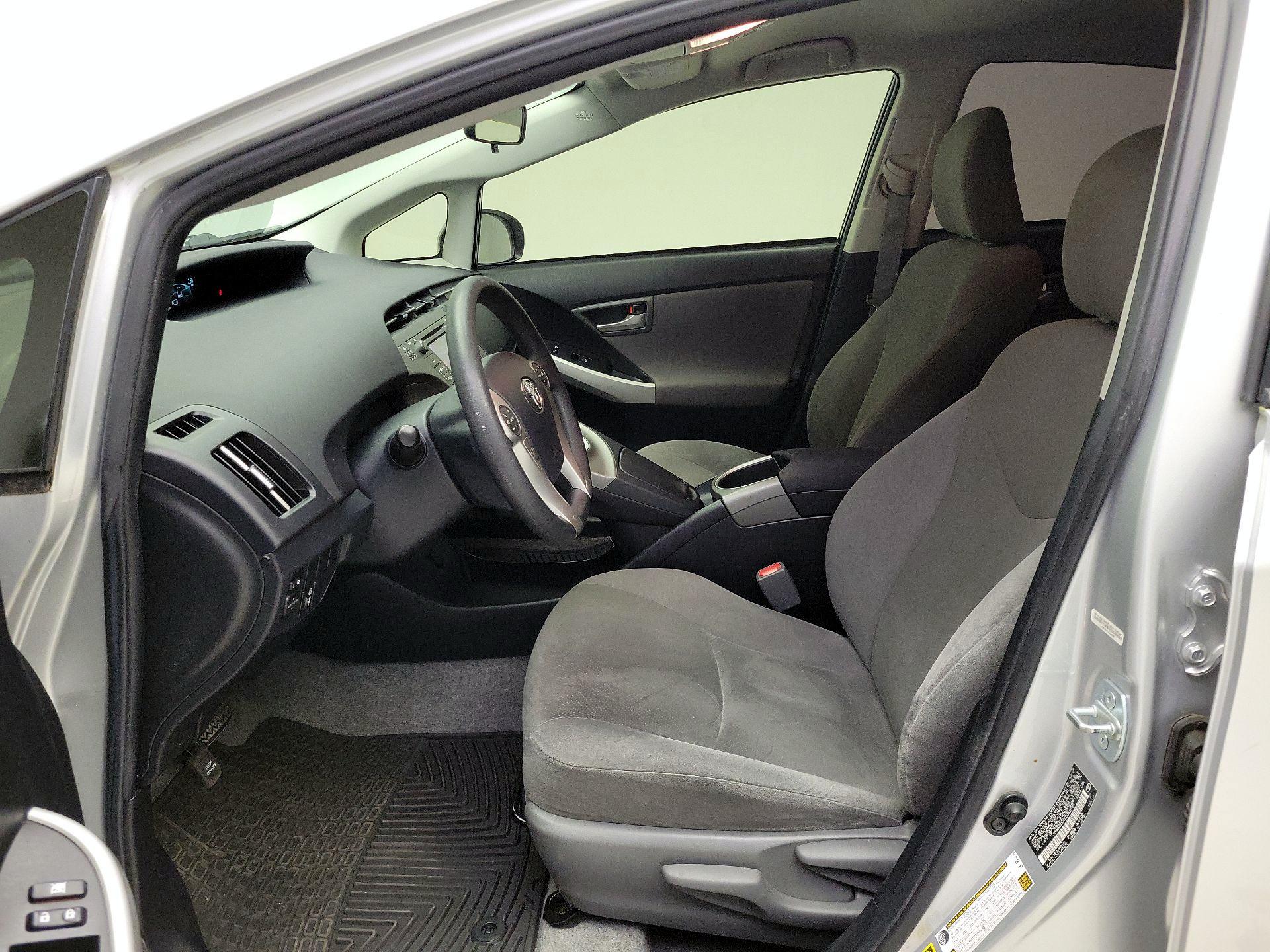 Thumbnail: 2014 Toyota Prius - 11