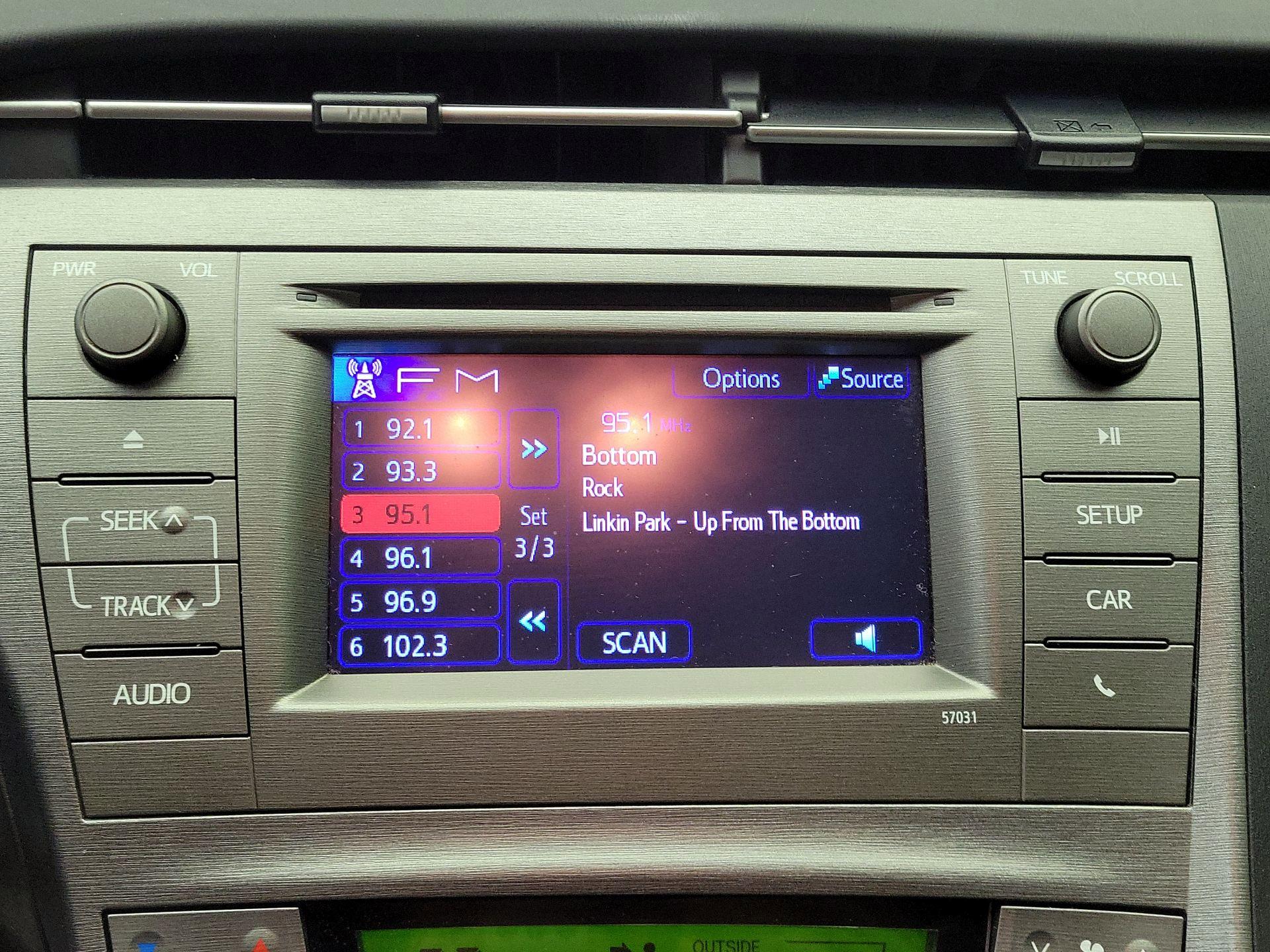 Thumbnail: 2014 Toyota Prius - 14