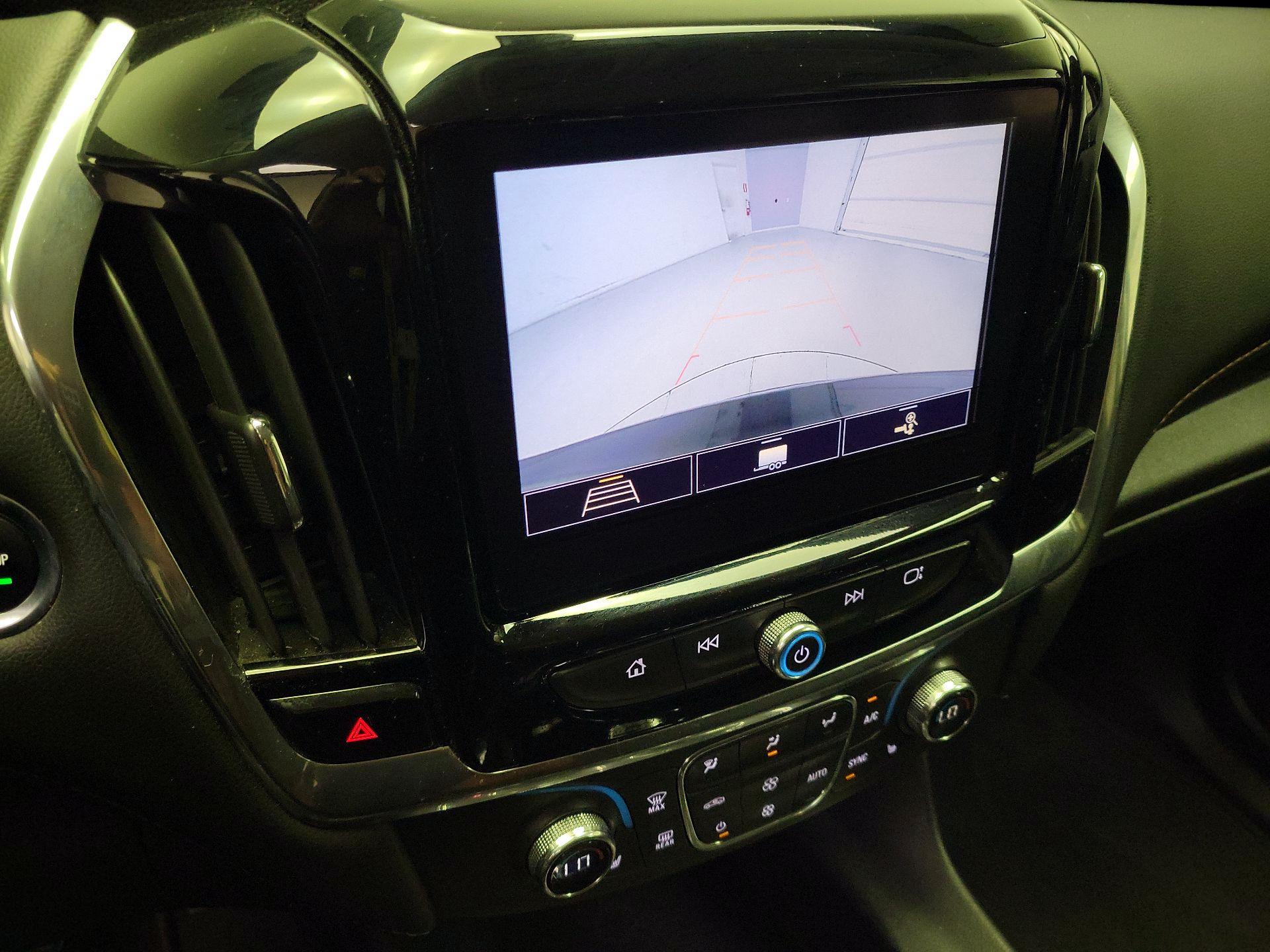 Thumbnail: 2021 Chevrolet Traverse - 14