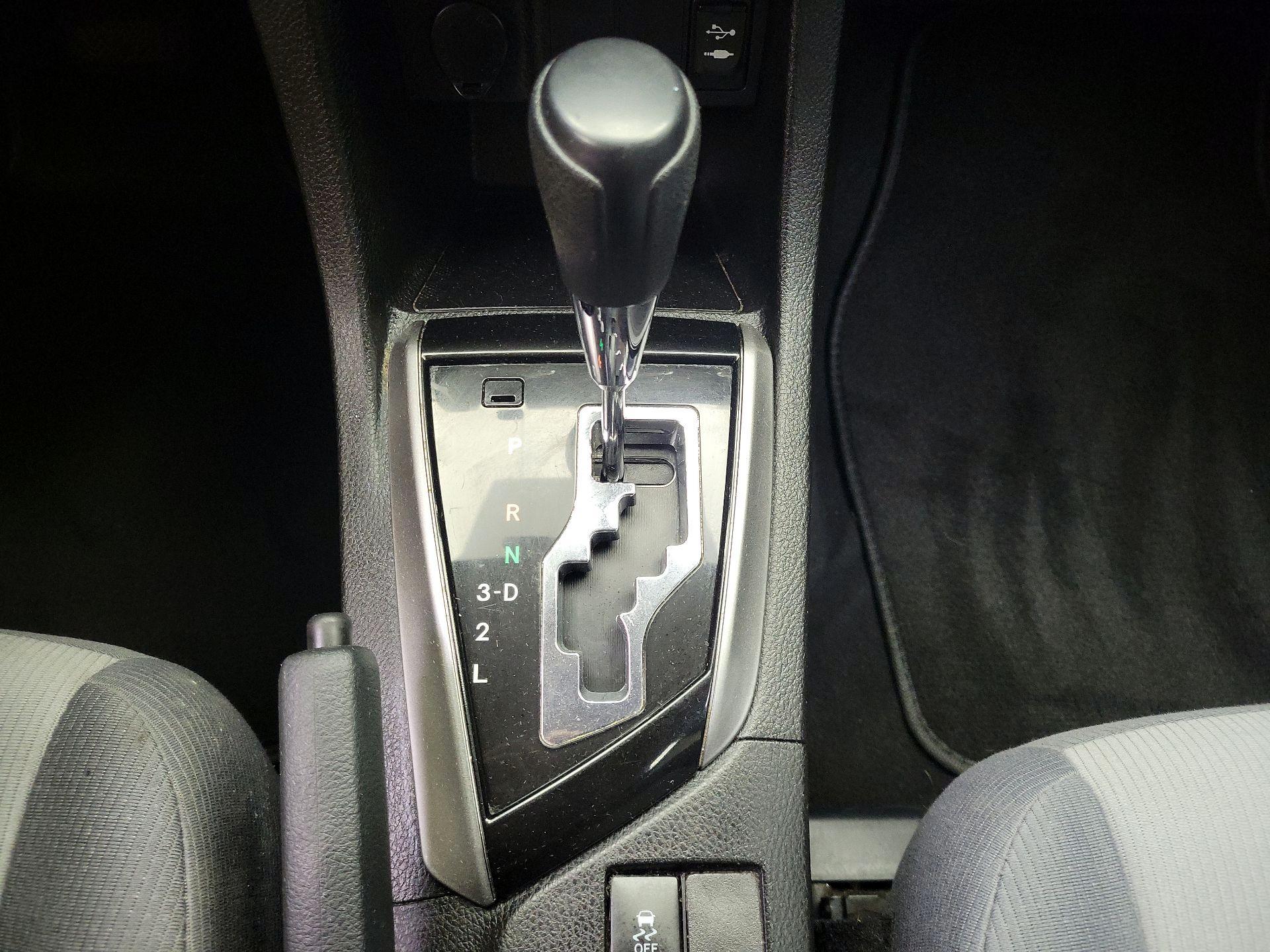 Thumbnail: 2015 Toyota Corolla - 16